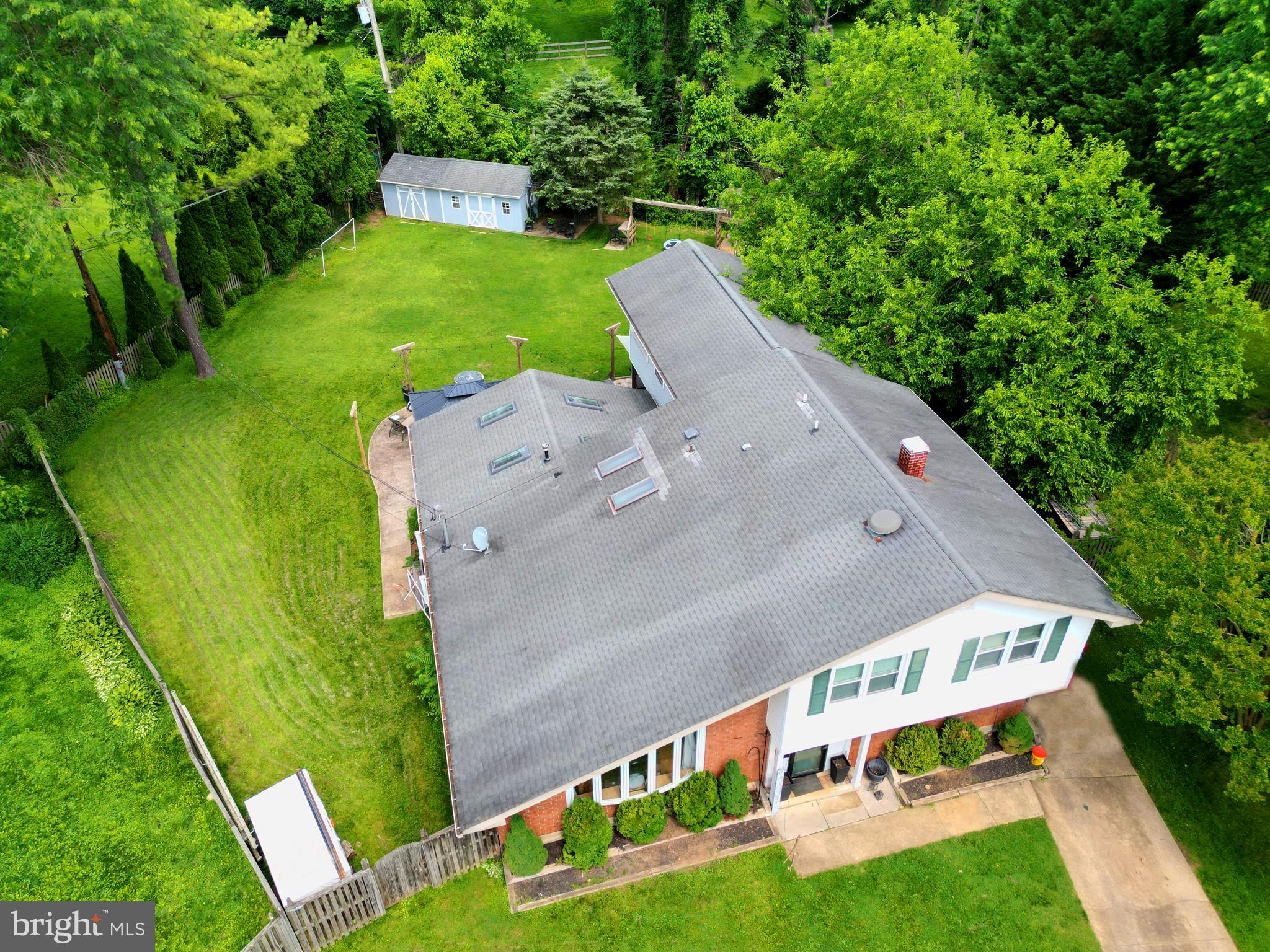802 STREAMBANK COURT