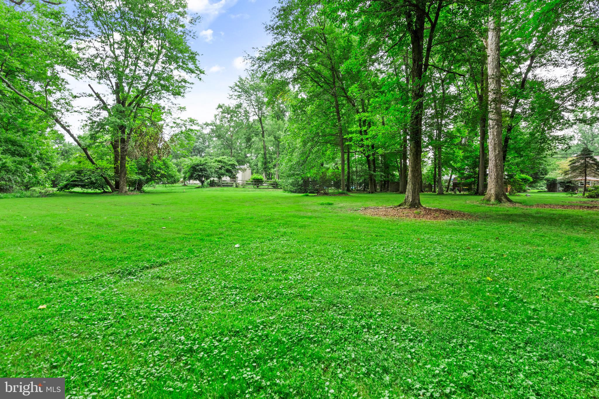 2001A WOODLAND DRIVE
