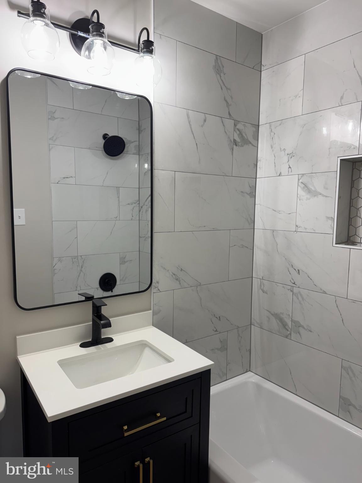 SWANN HILL CONDOMINIUMS - Residential