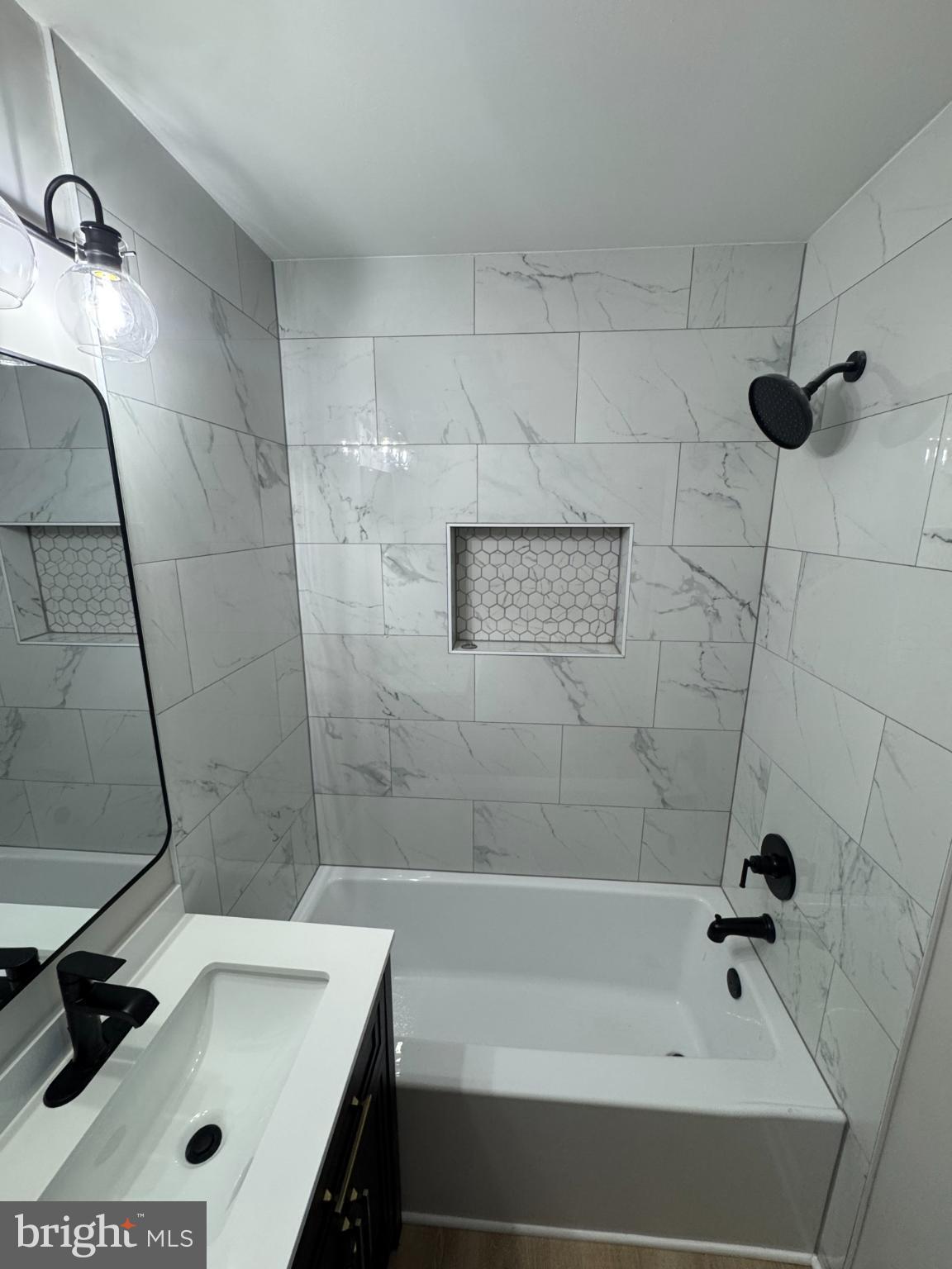 SWANN HILL CONDOMINIUMS - Residential