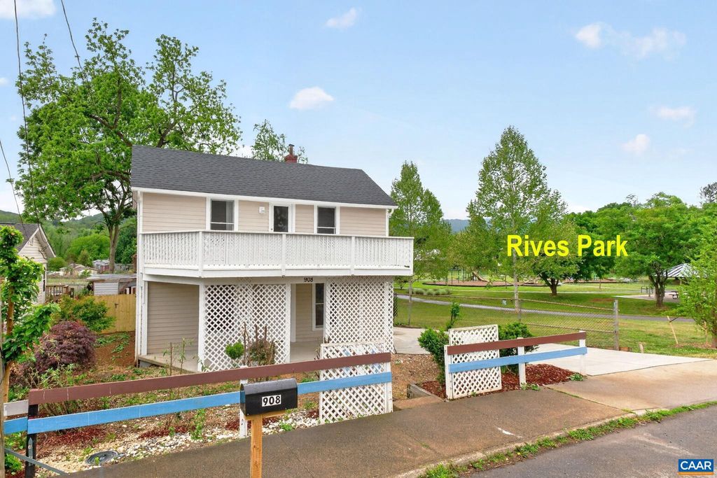 Photo of 908 Rives St, CHARLOTTESVILLE, VA 22902 (MLS # 677146)