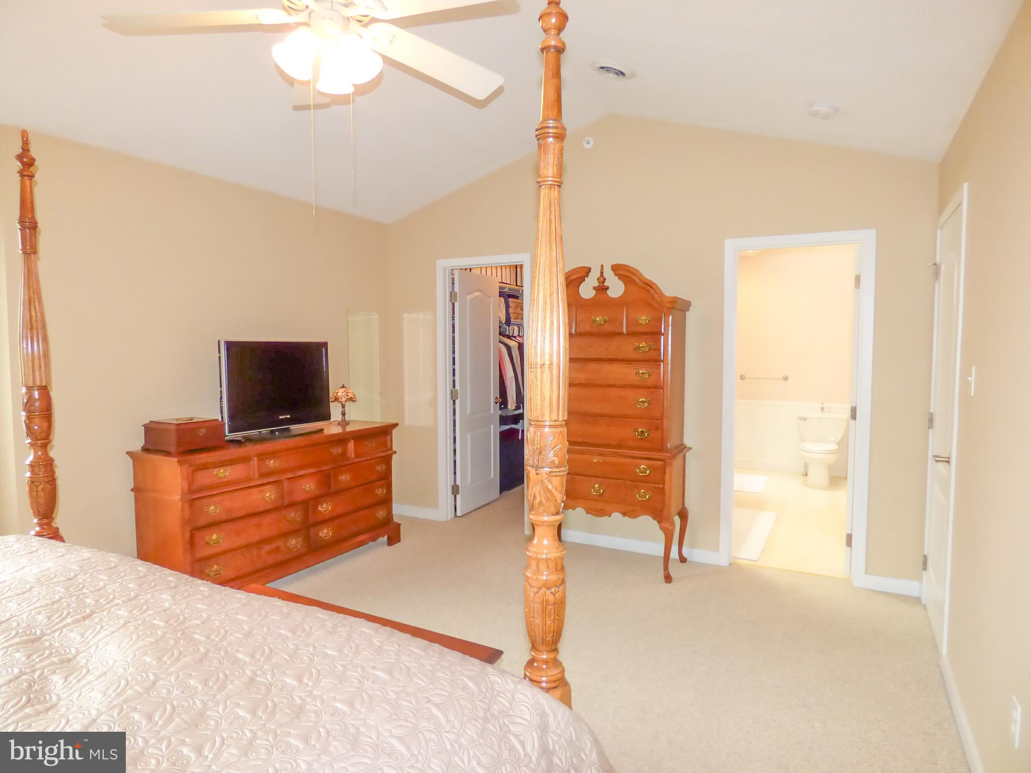 HERITAGE CREST CONDOS - Residential