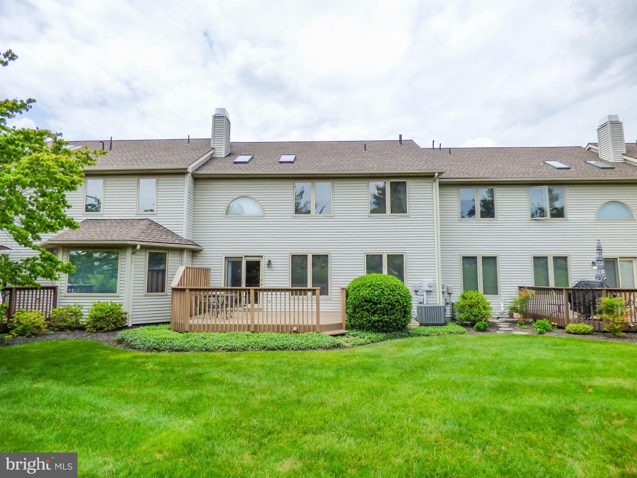 HERITAGE CREST CONDOS - Residential