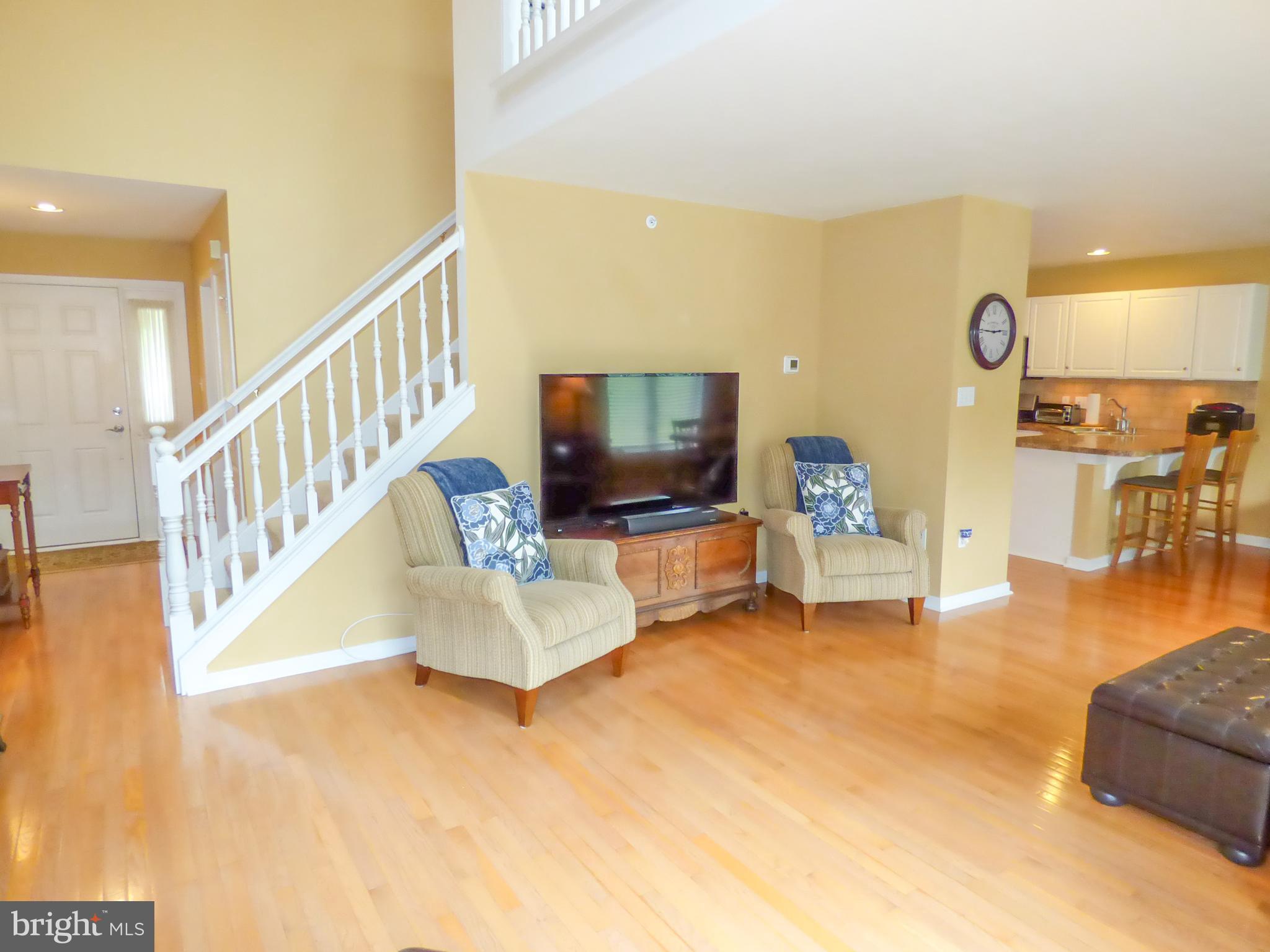 HERITAGE CREST CONDOS - Residential
