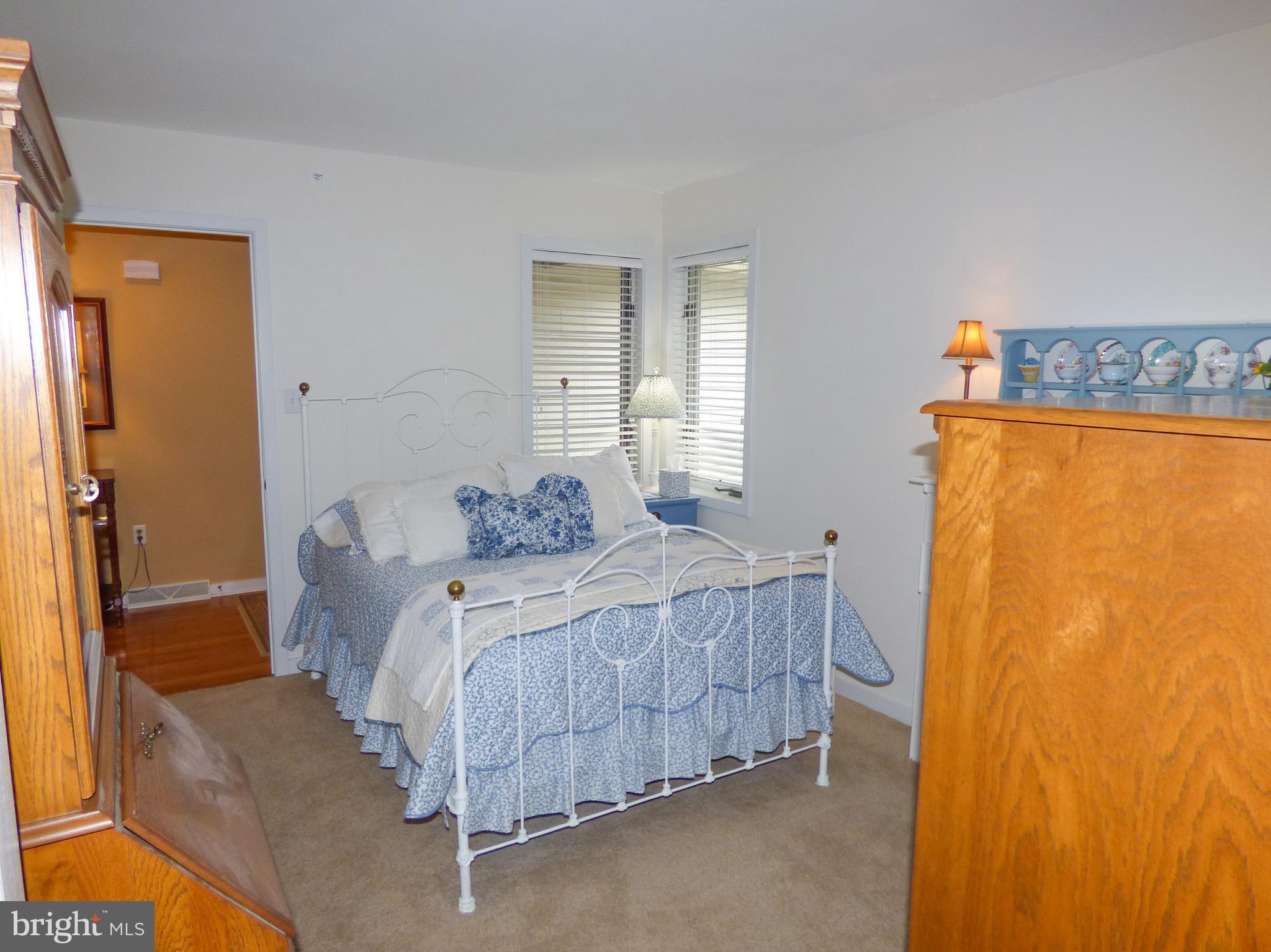 HERITAGE CREST CONDOS - Residential
