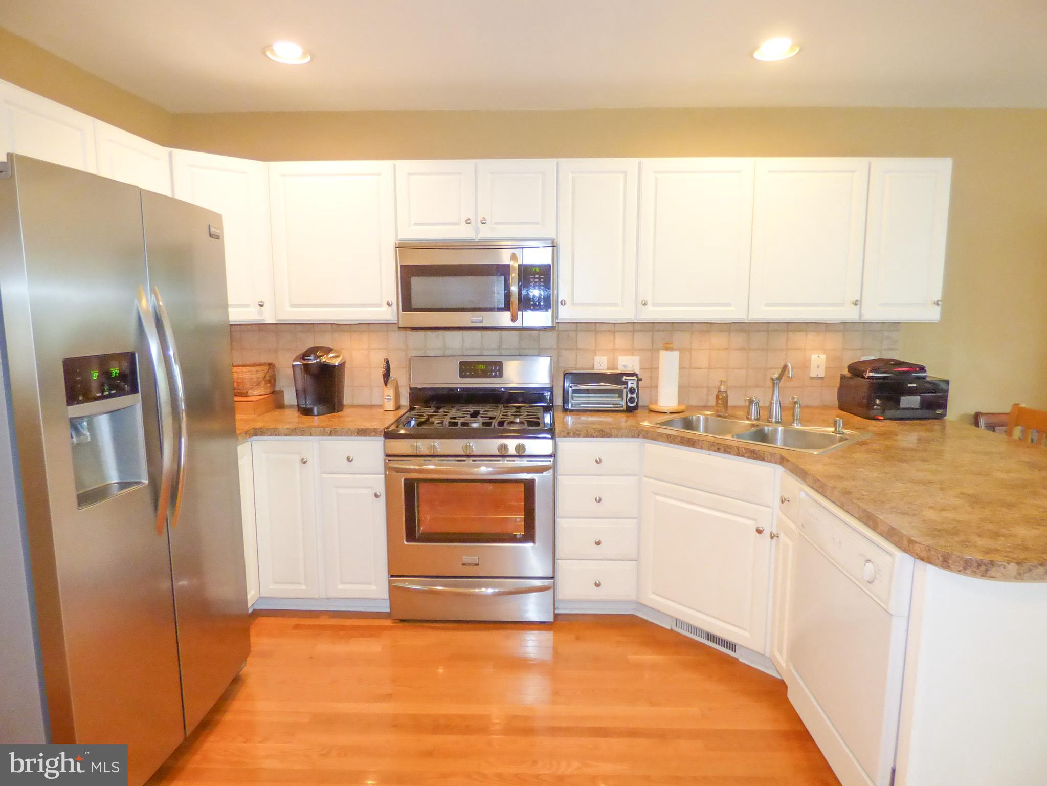 HERITAGE CREST CONDOS - Residential