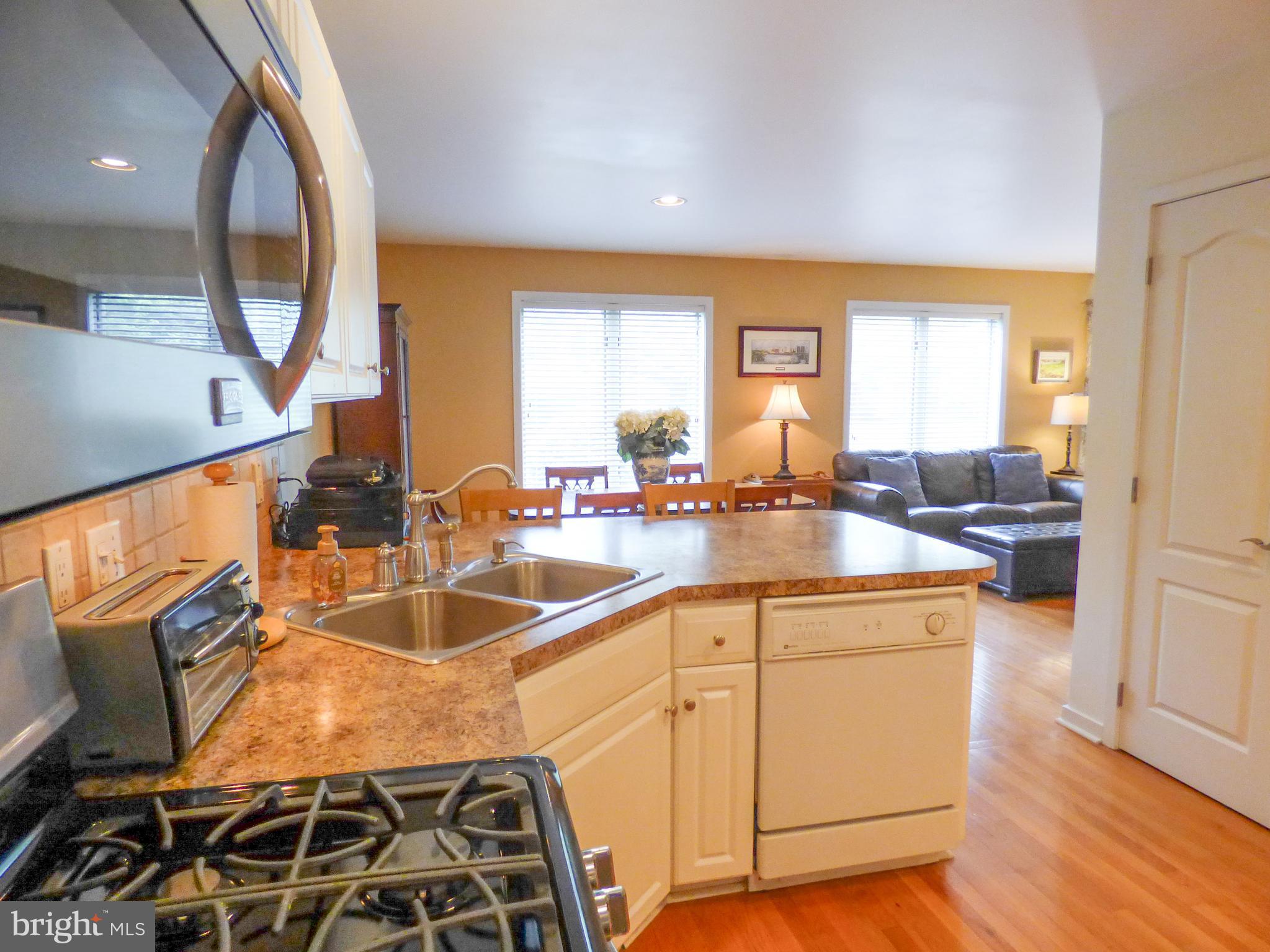 HERITAGE CREST CONDOS - Residential
