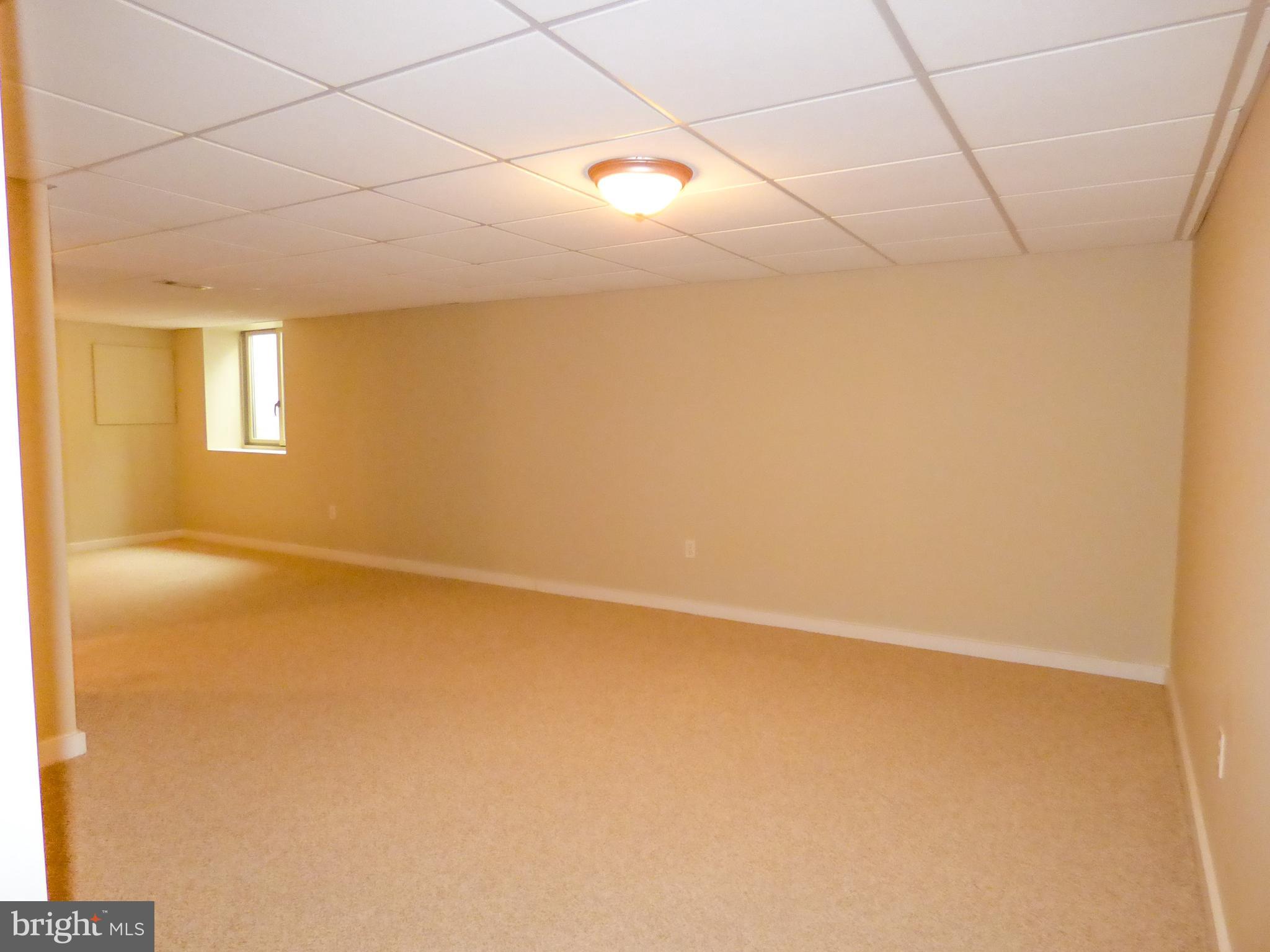 HERITAGE CREST CONDOS - Residential