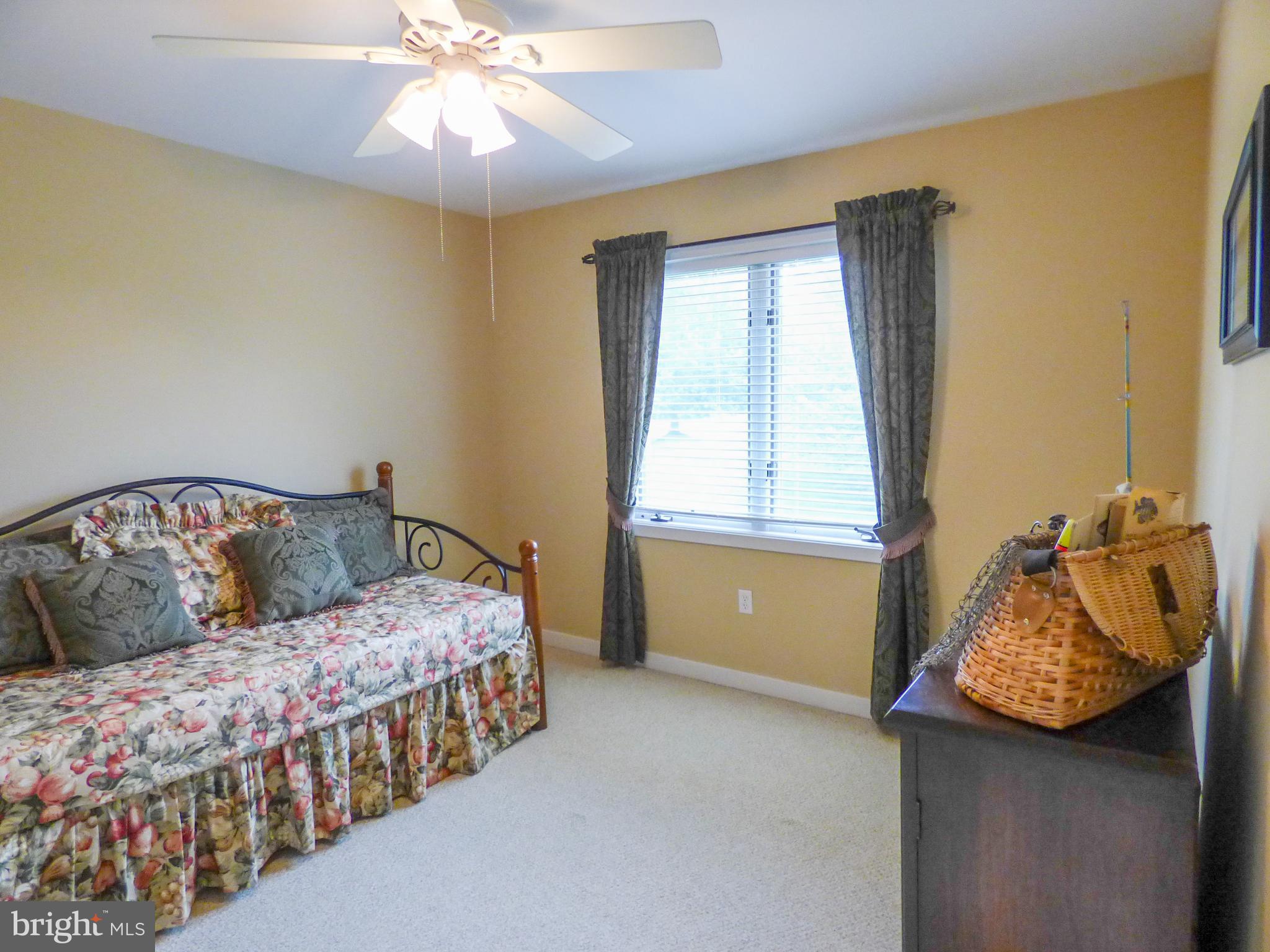 HERITAGE CREST CONDOS - Residential