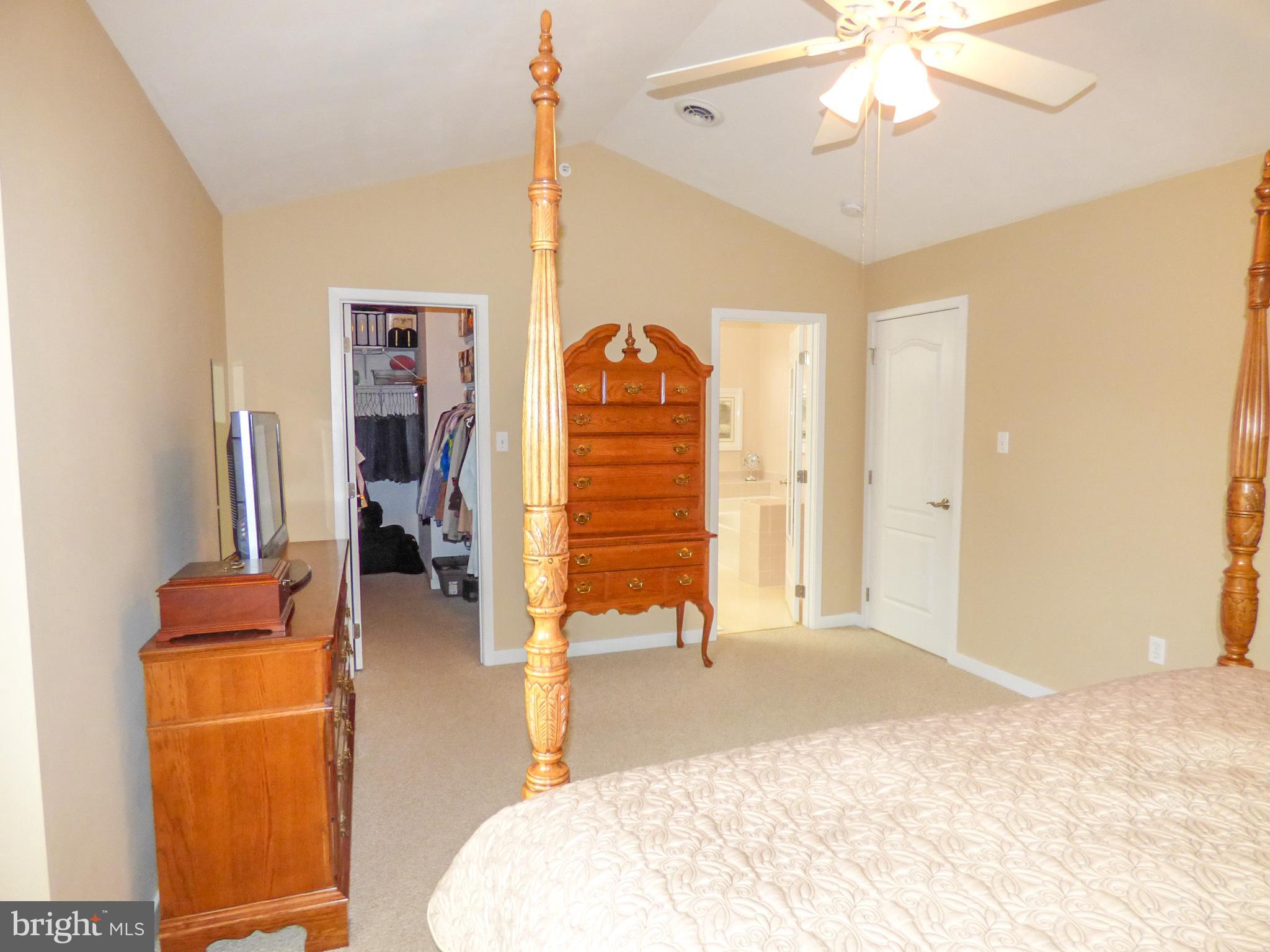 HERITAGE CREST CONDOS - Residential