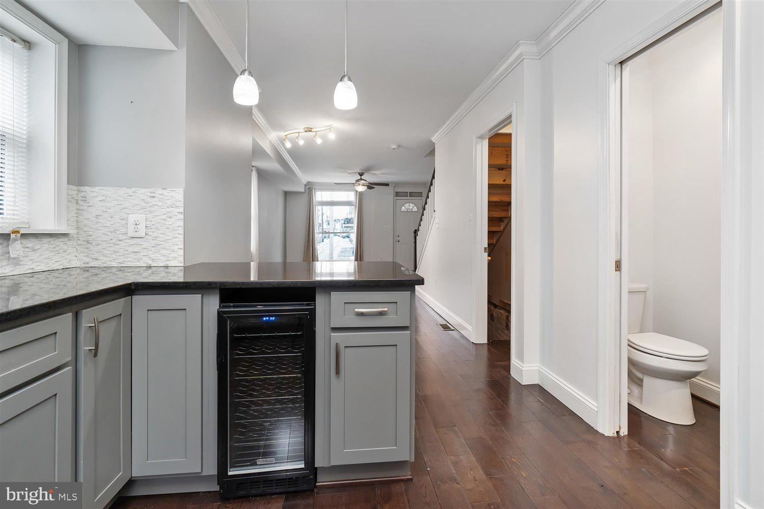 LOCUST POINT - Residential