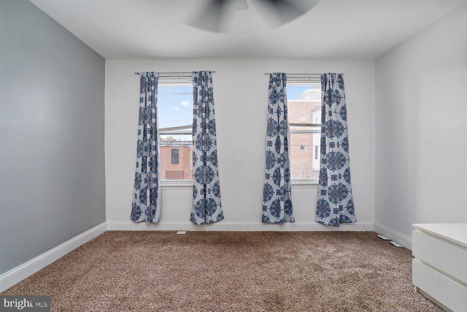 LOCUST POINT - Residential