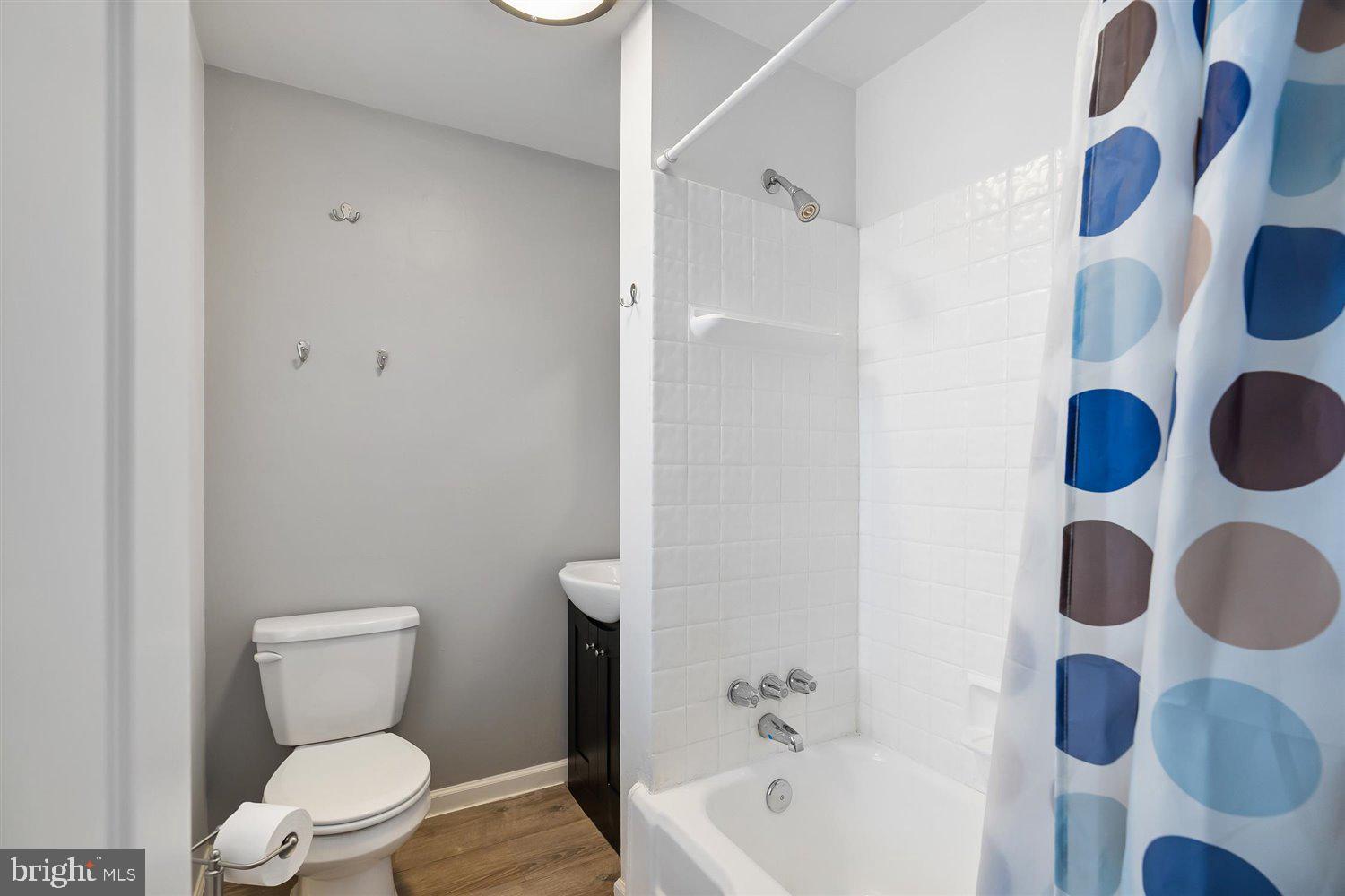 LOCUST POINT - Residential