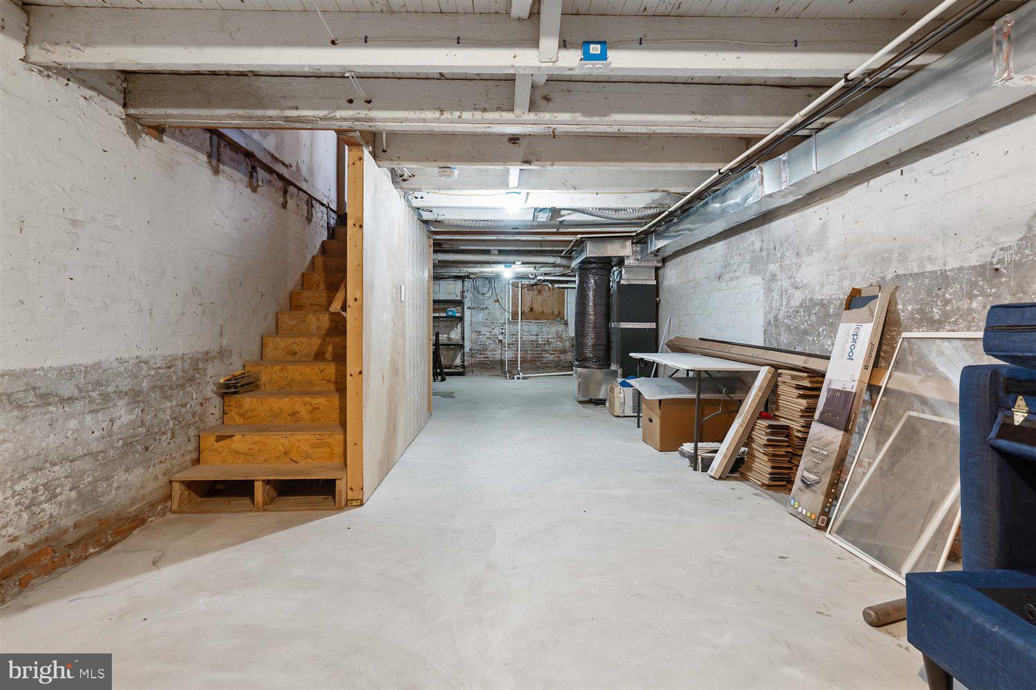 LOCUST POINT - Residential