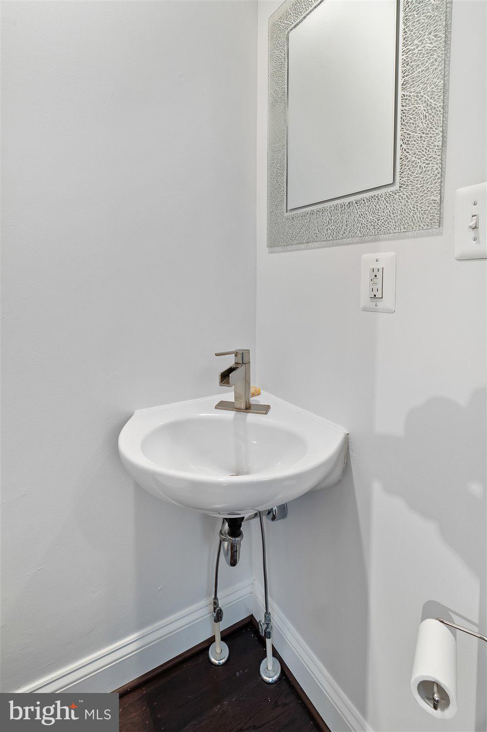 LOCUST POINT - Residential