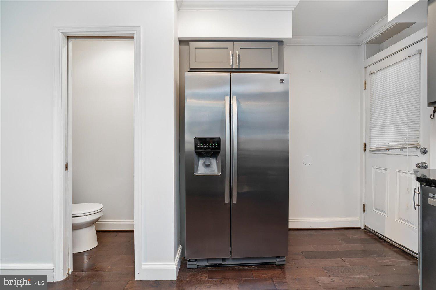 LOCUST POINT - Residential