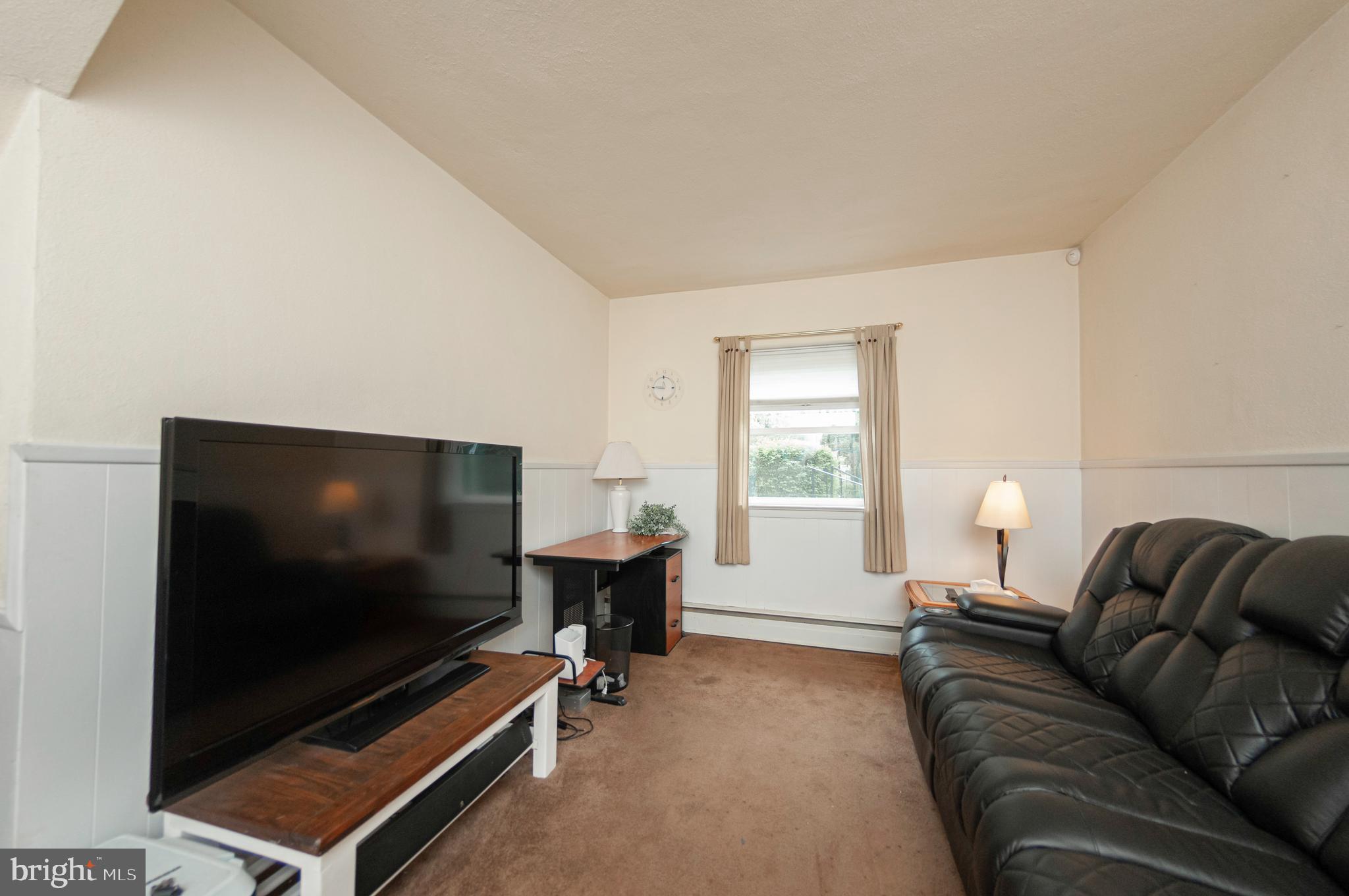 HUNTINGDON VALLEY - Residential