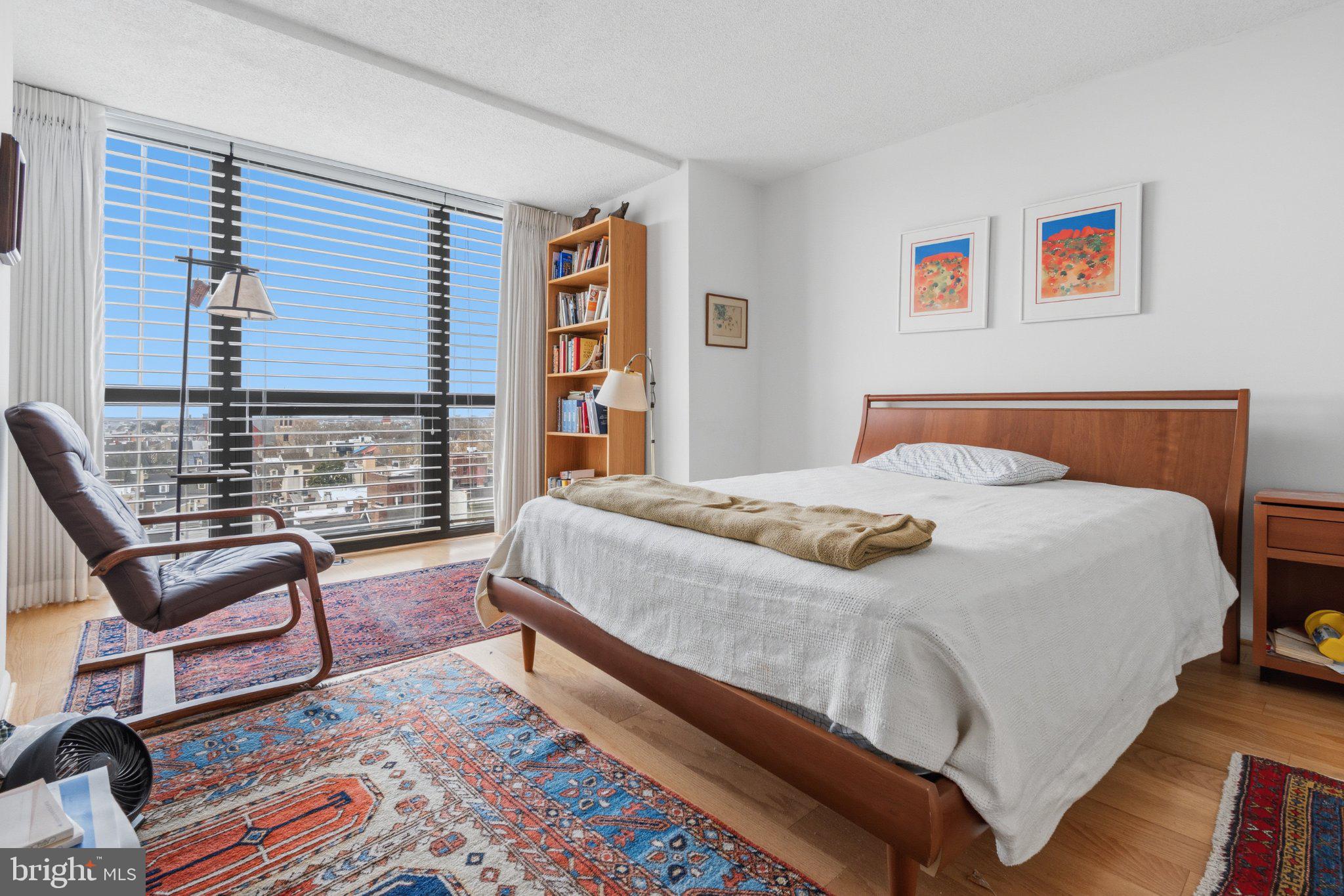 WASHINGTON SQ - Residential