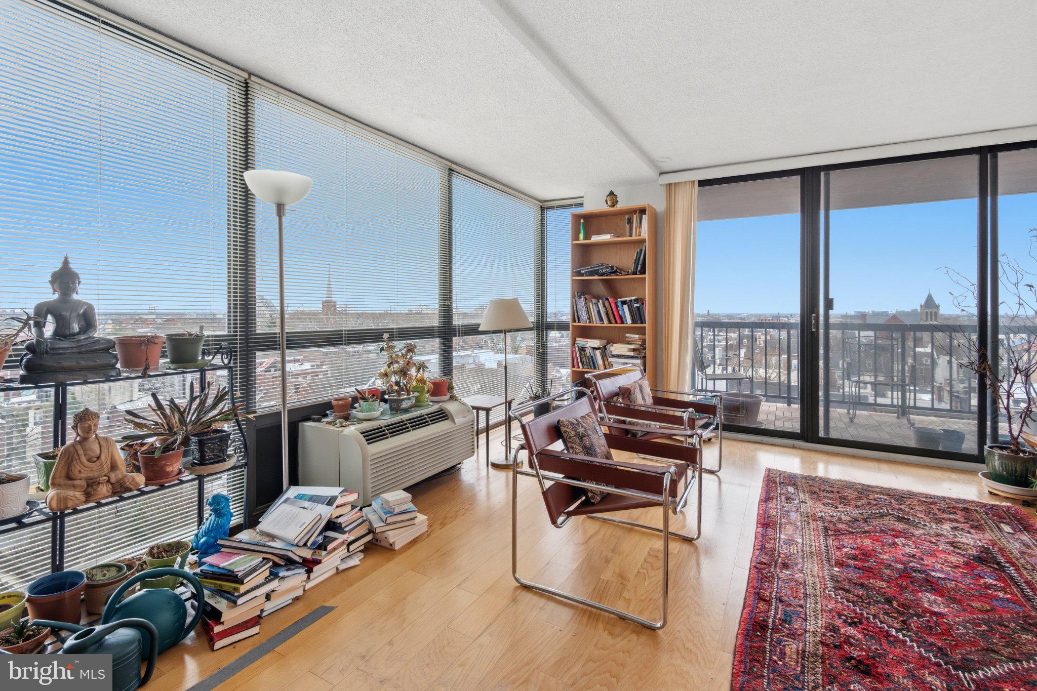 WASHINGTON SQ - Residential