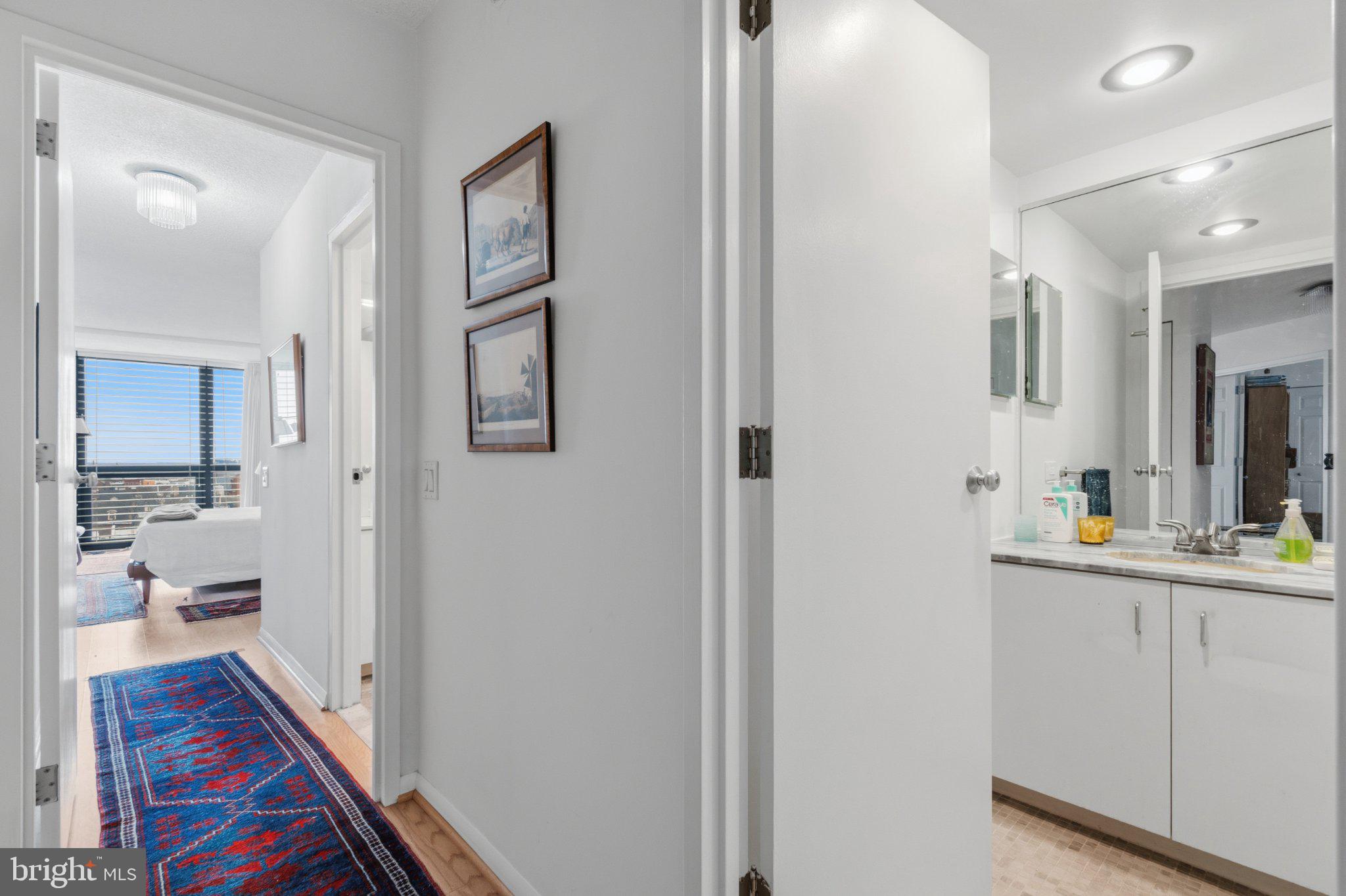 WASHINGTON SQ - Residential