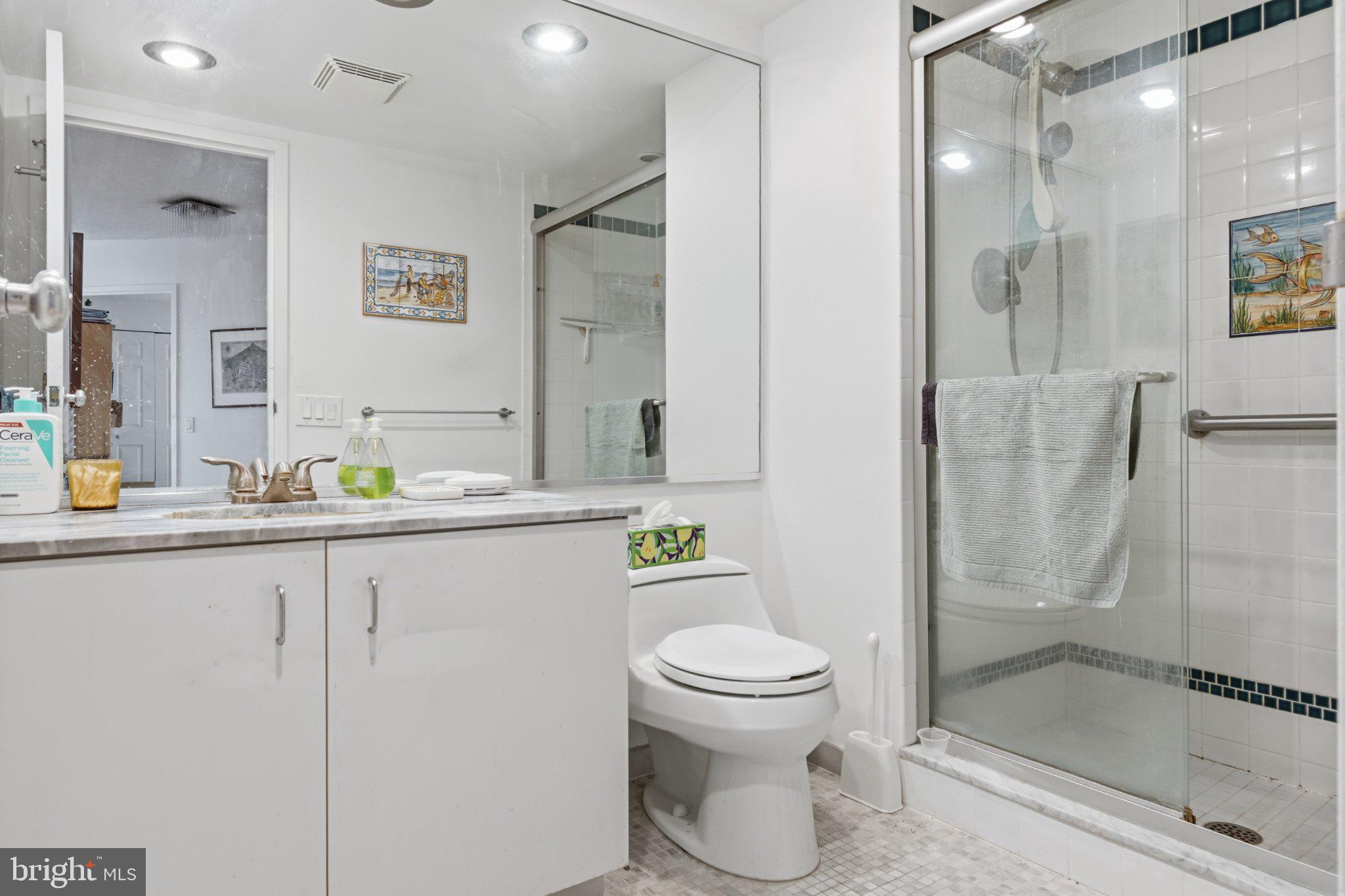 WASHINGTON SQ - Residential