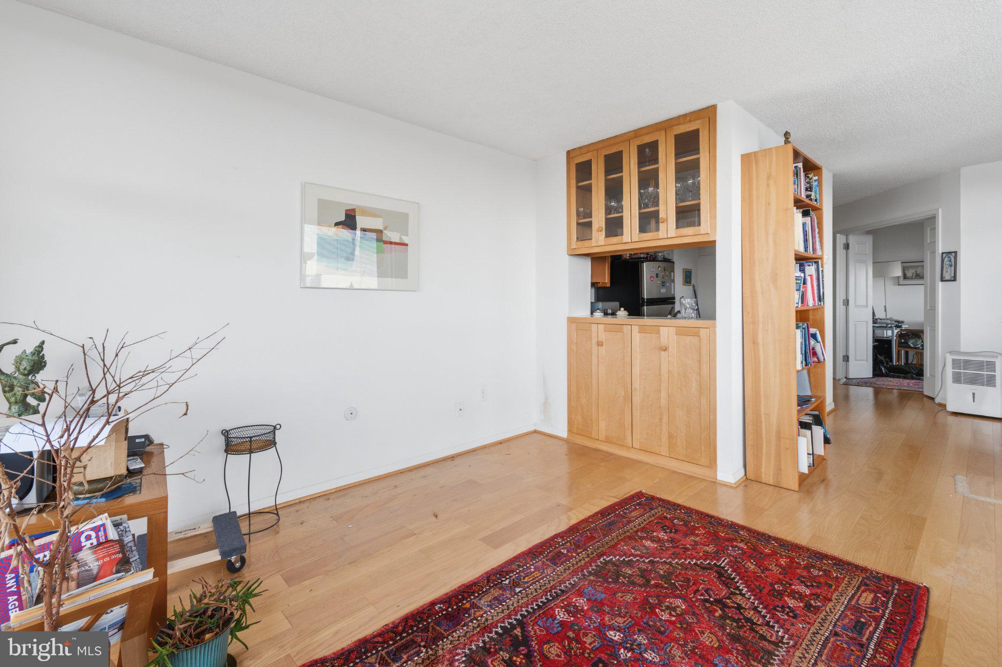 WASHINGTON SQ - Residential