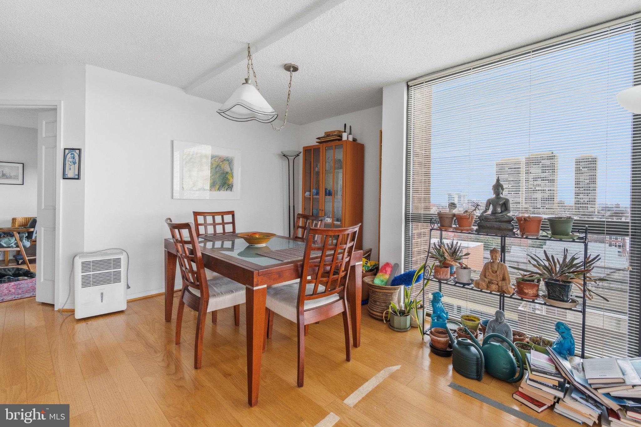 WASHINGTON SQ - Residential