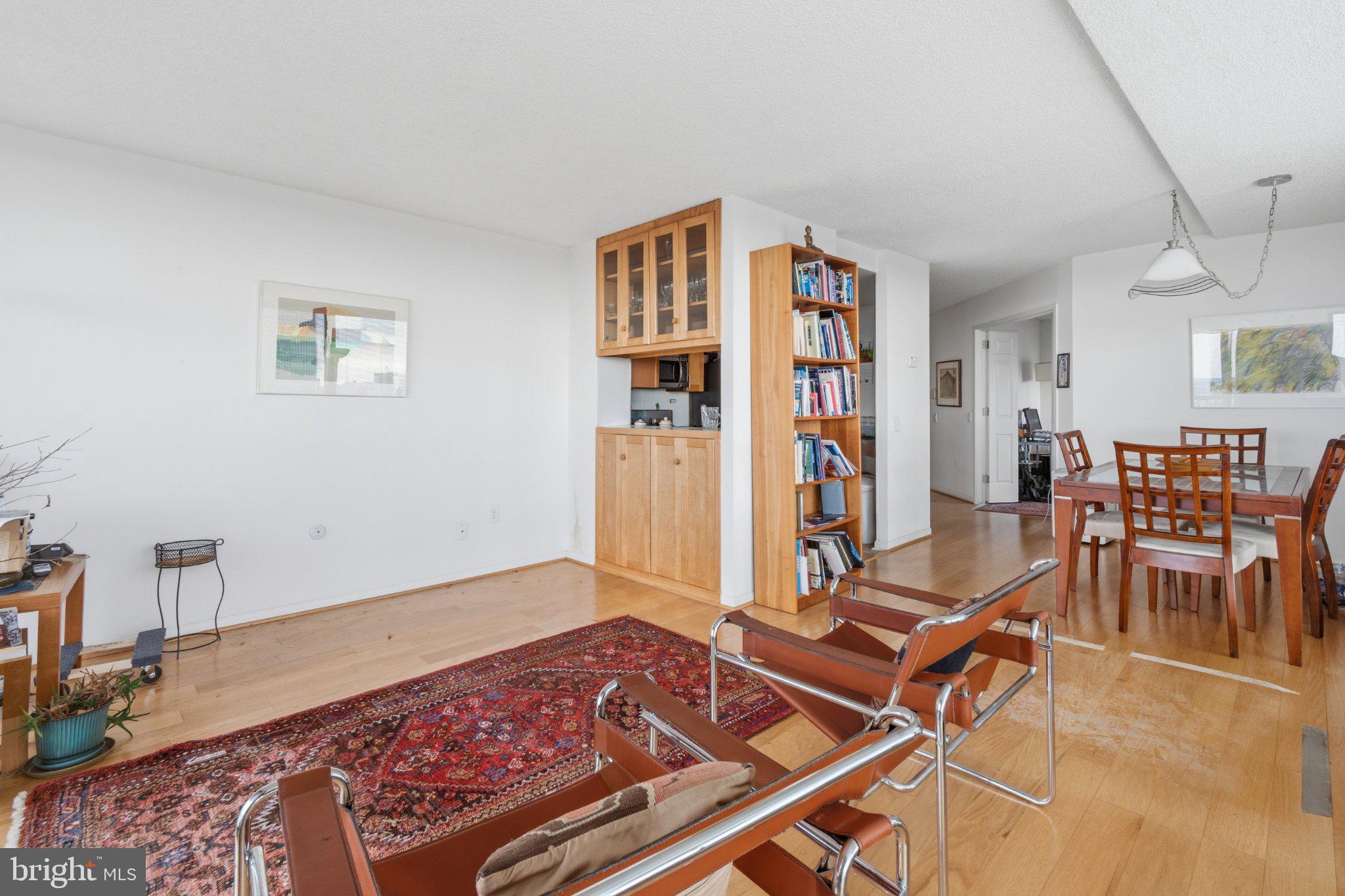 WASHINGTON SQ - Residential