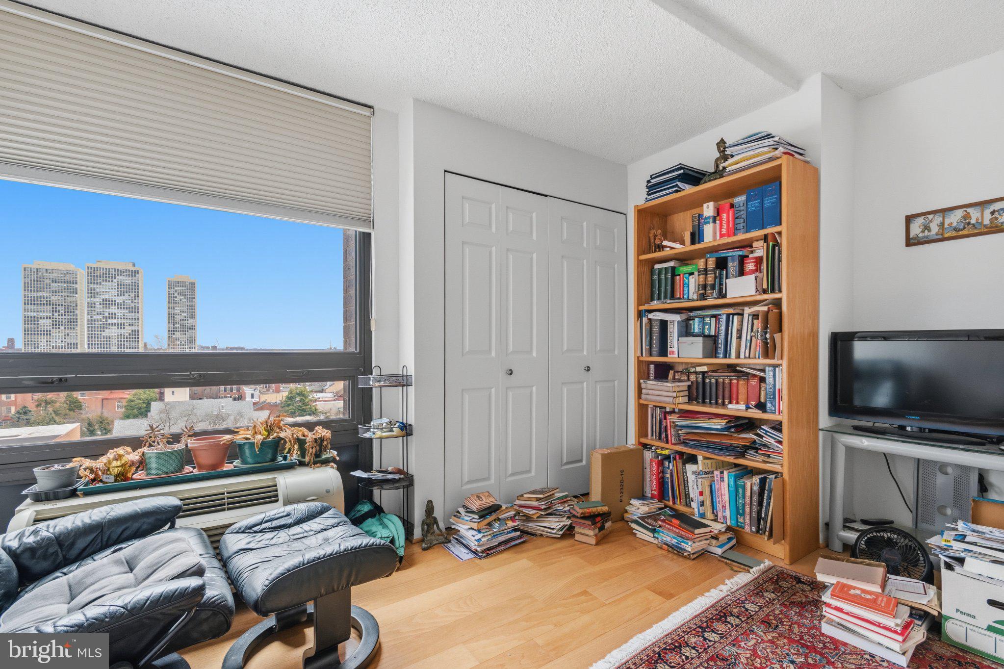 WASHINGTON SQ - Residential