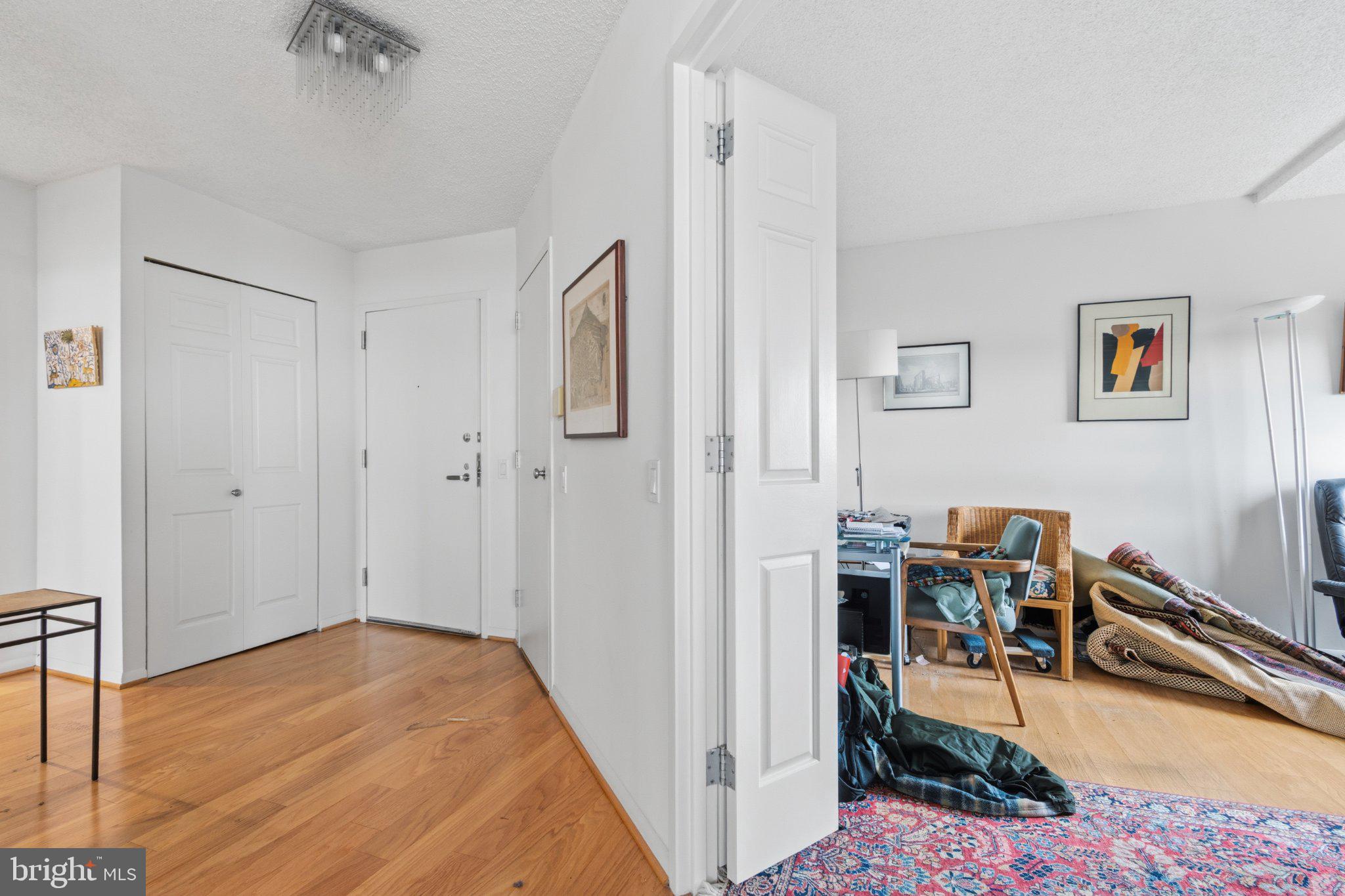 WASHINGTON SQ - Residential