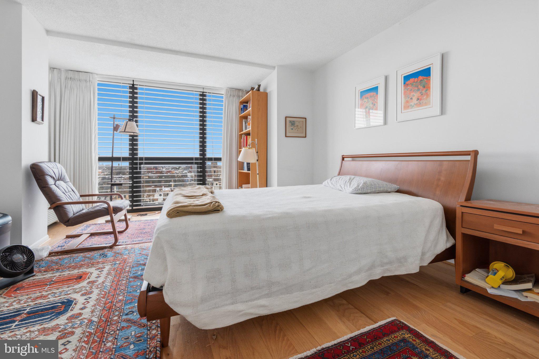 WASHINGTON SQ - Residential