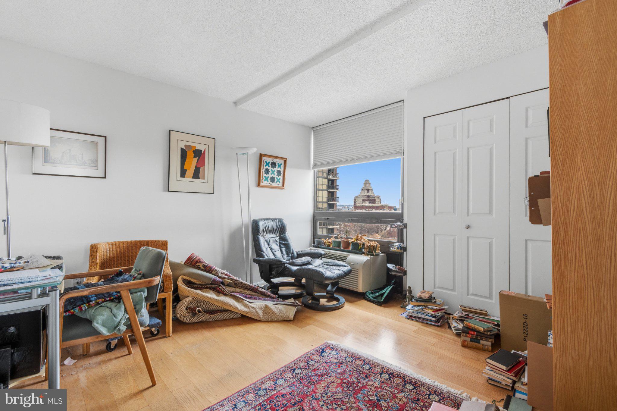 WASHINGTON SQ - Residential