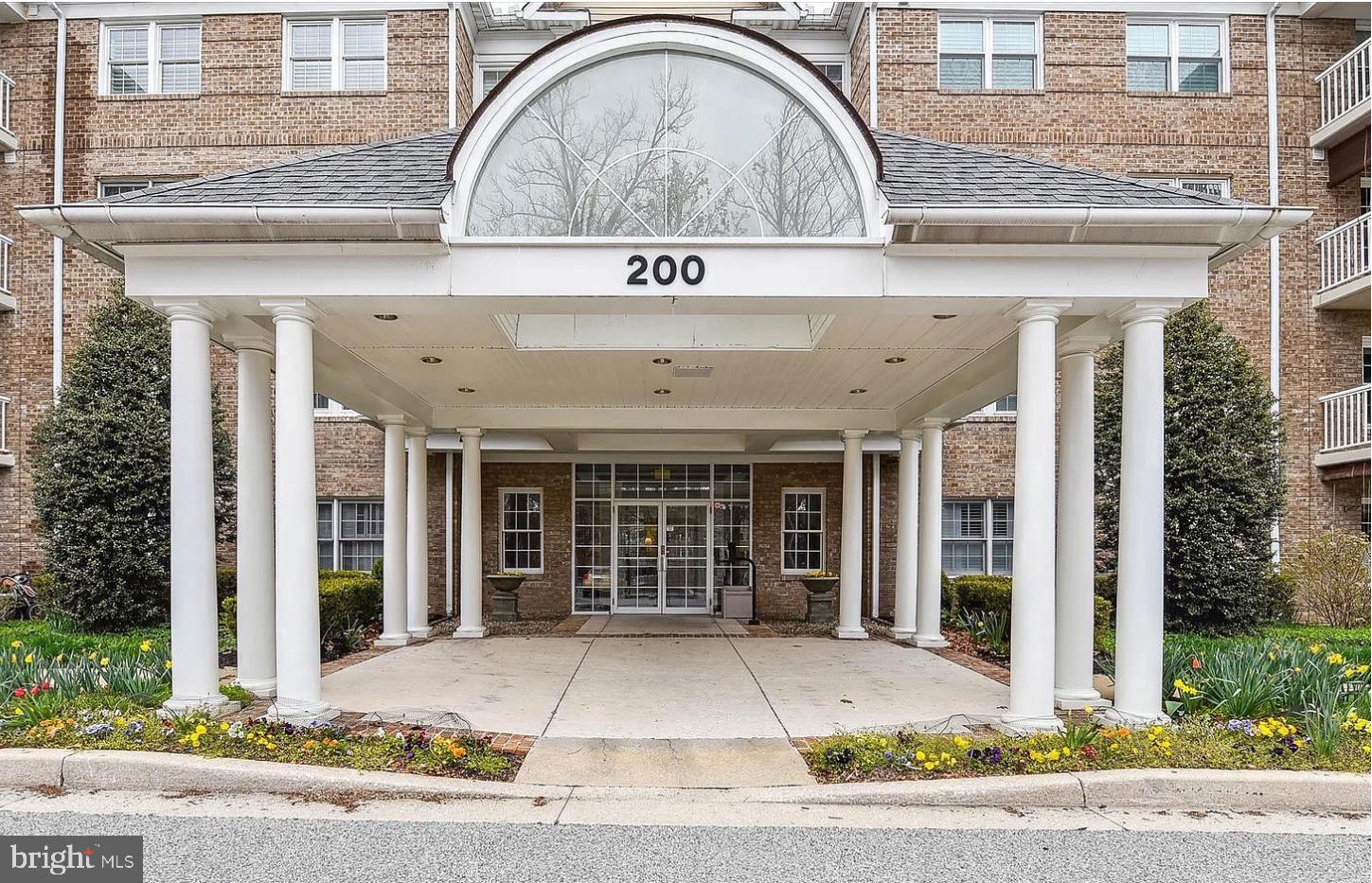 200 BELMONT FOREST 102