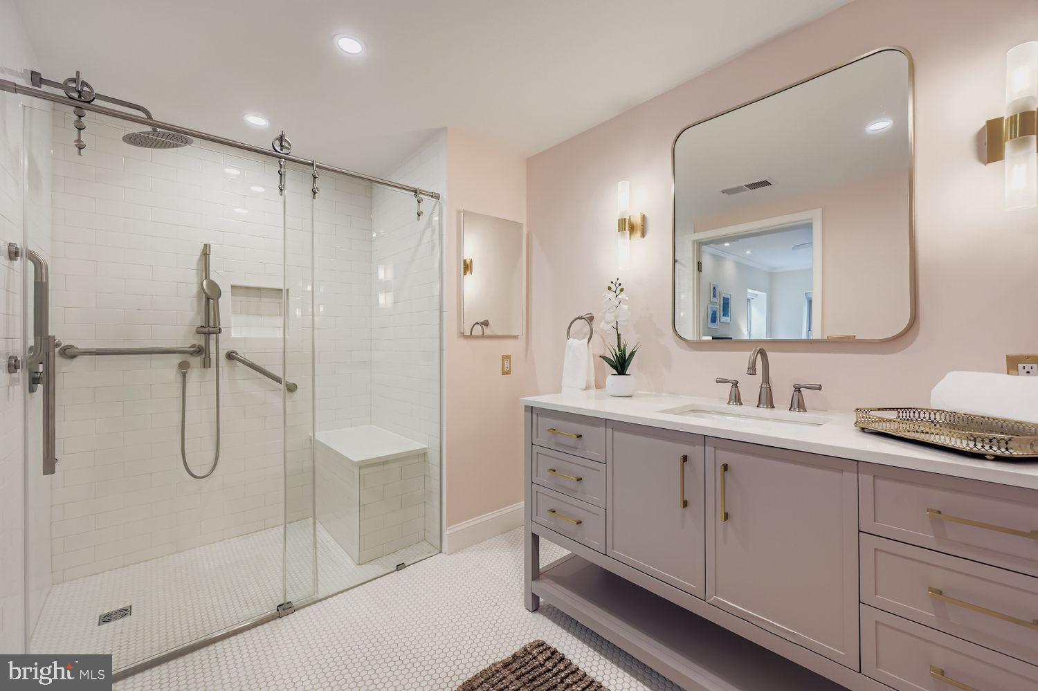 BELMONT FOREST - Residential