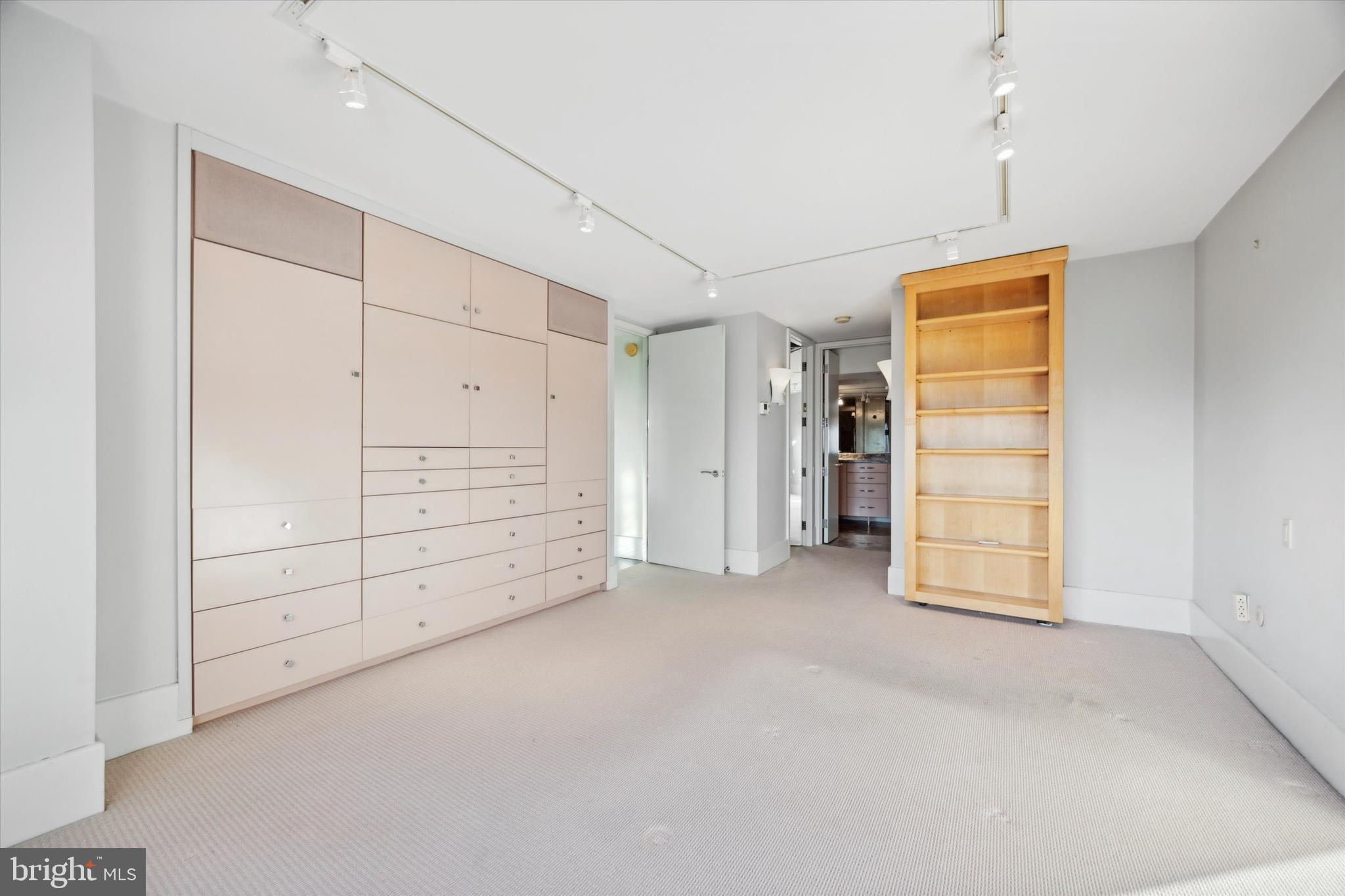 ART MUSEUM AREA - Residential