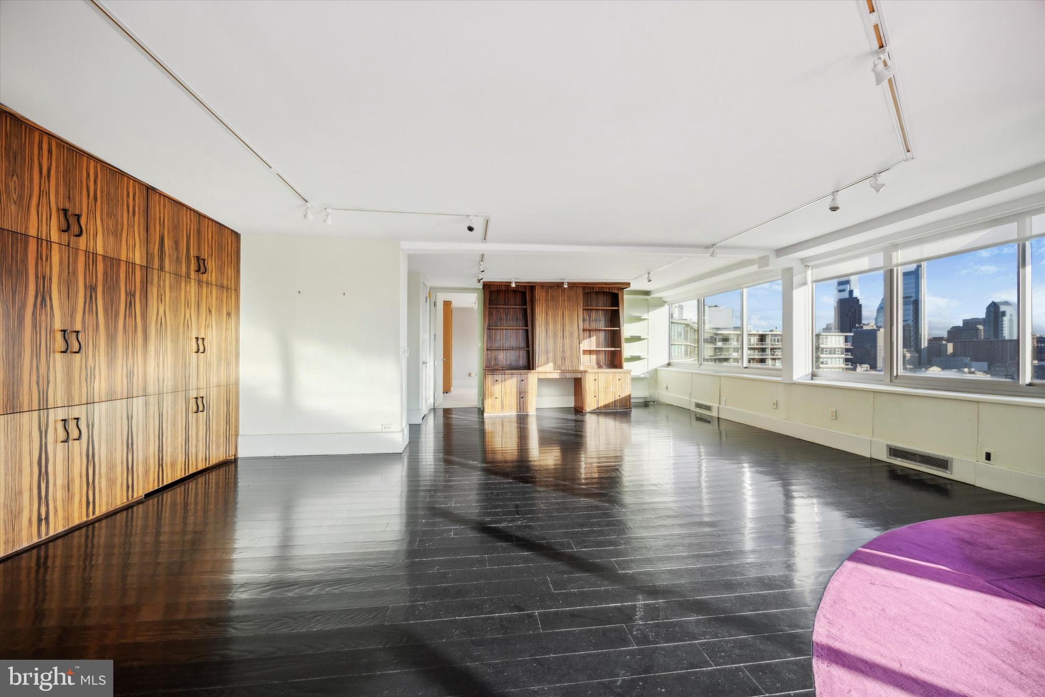 ART MUSEUM AREA - Residential