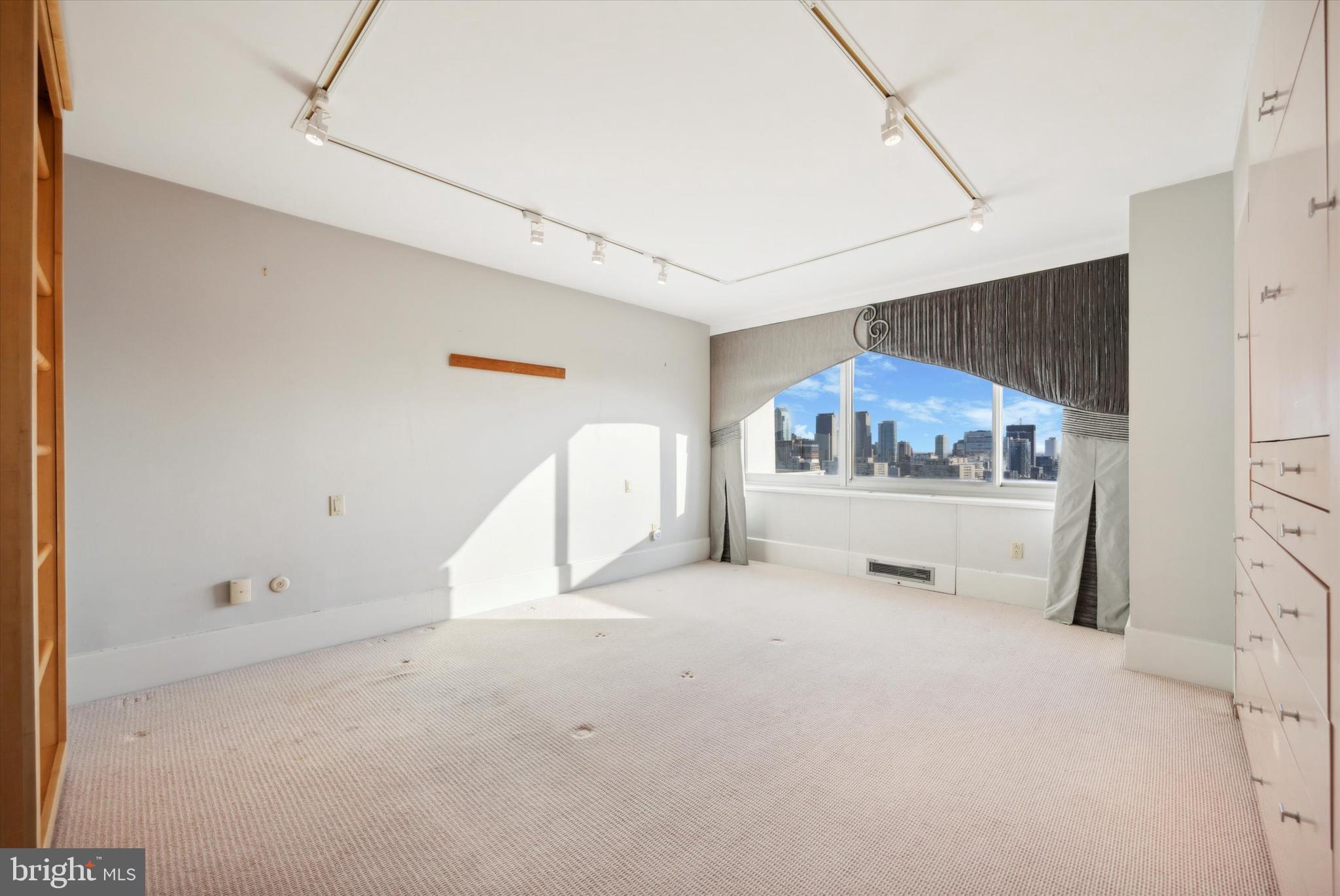 ART MUSEUM AREA - Residential