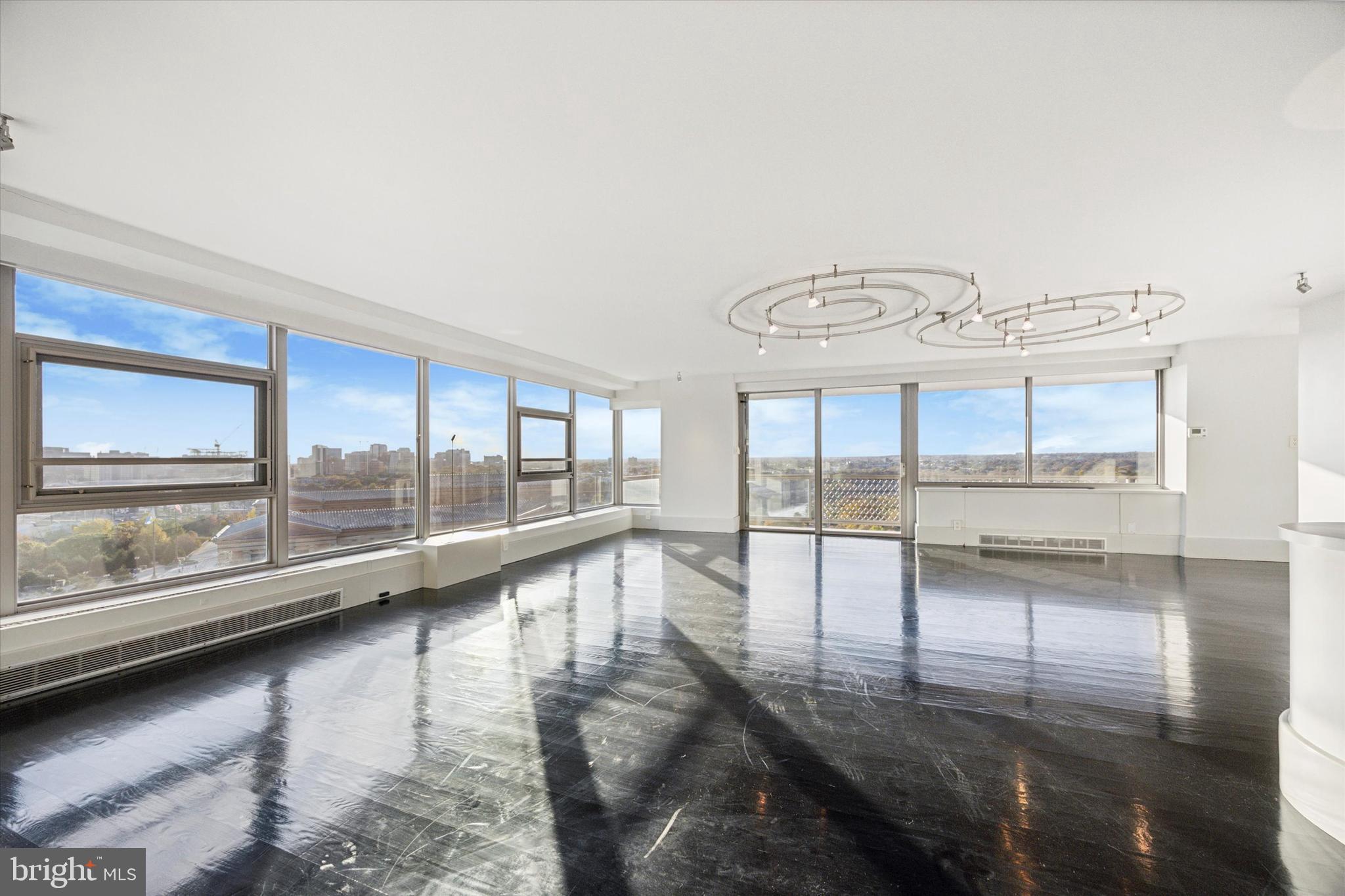 ART MUSEUM AREA - Residential