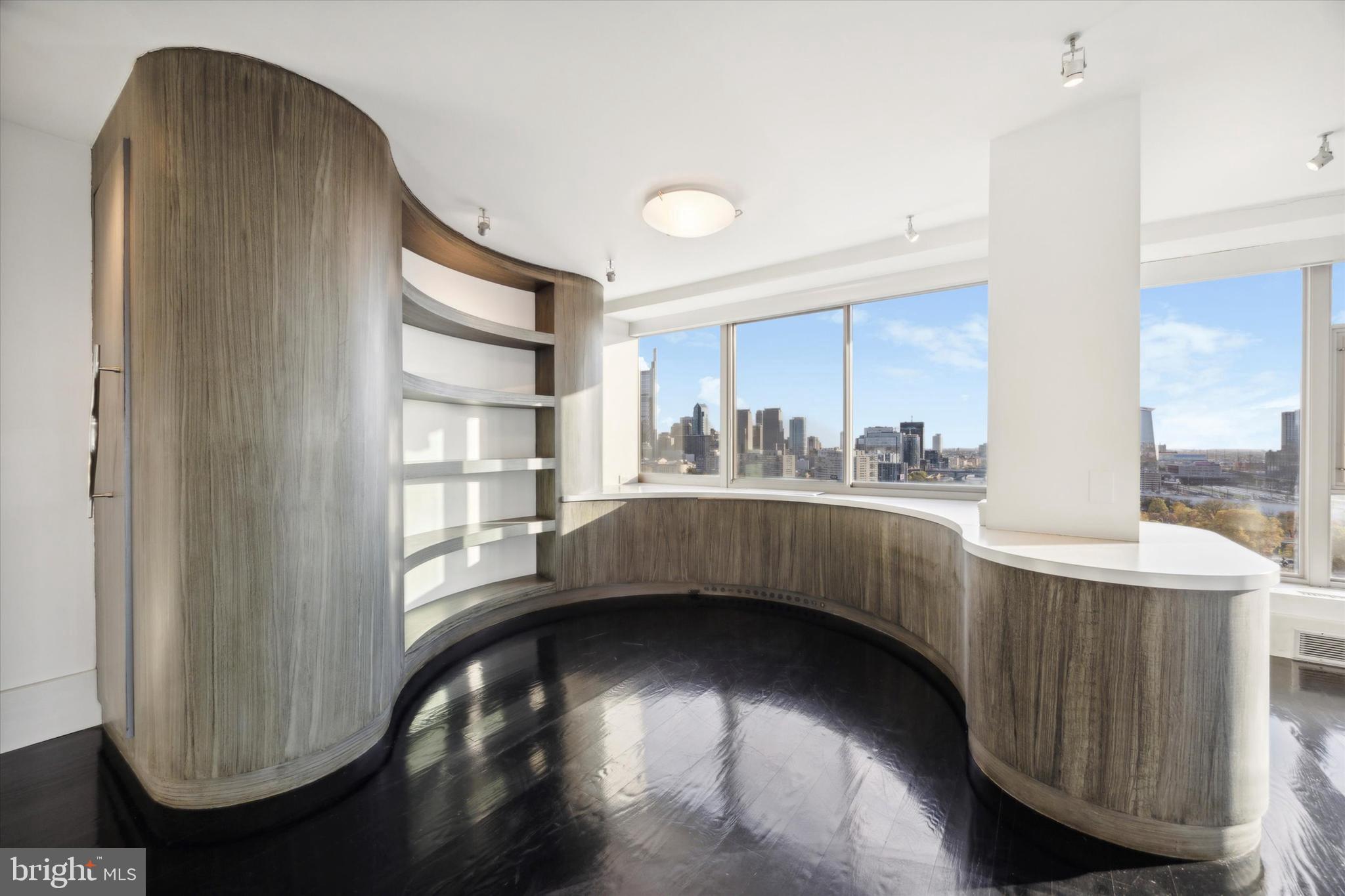 ART MUSEUM AREA - Residential
