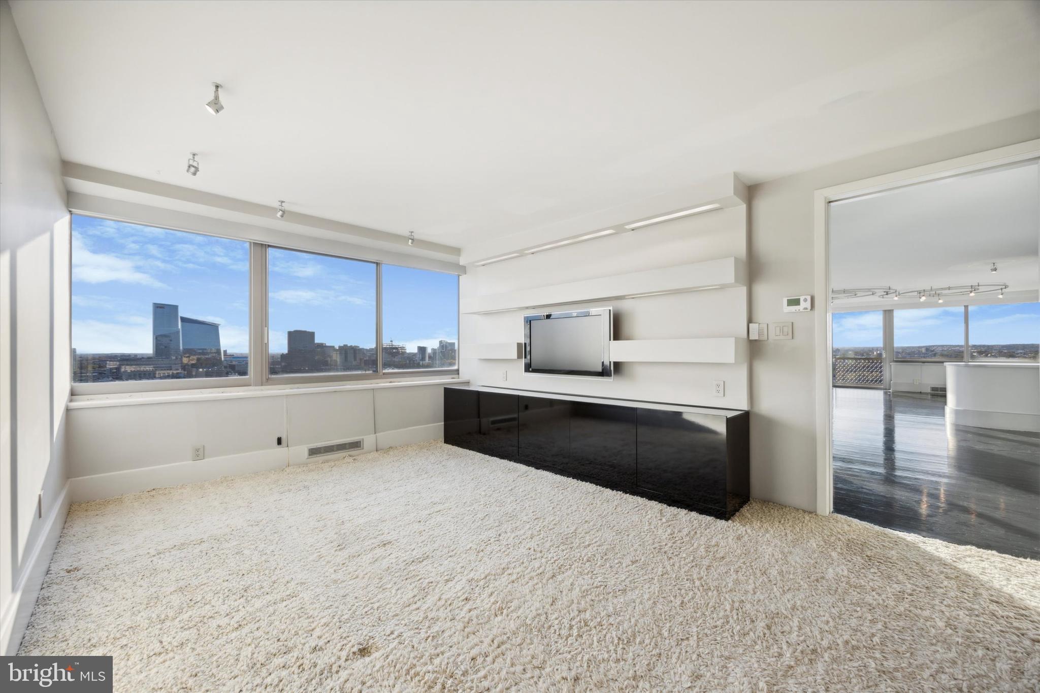 ART MUSEUM AREA - Residential