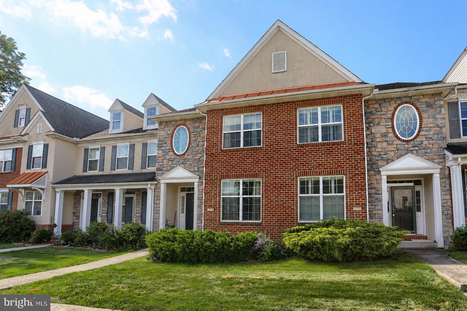 4725 LAUREL VALLEY LANE