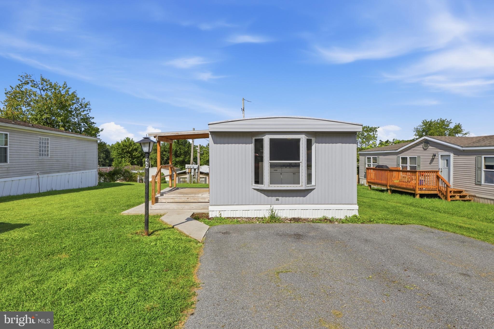 40 WALMAR MANOR