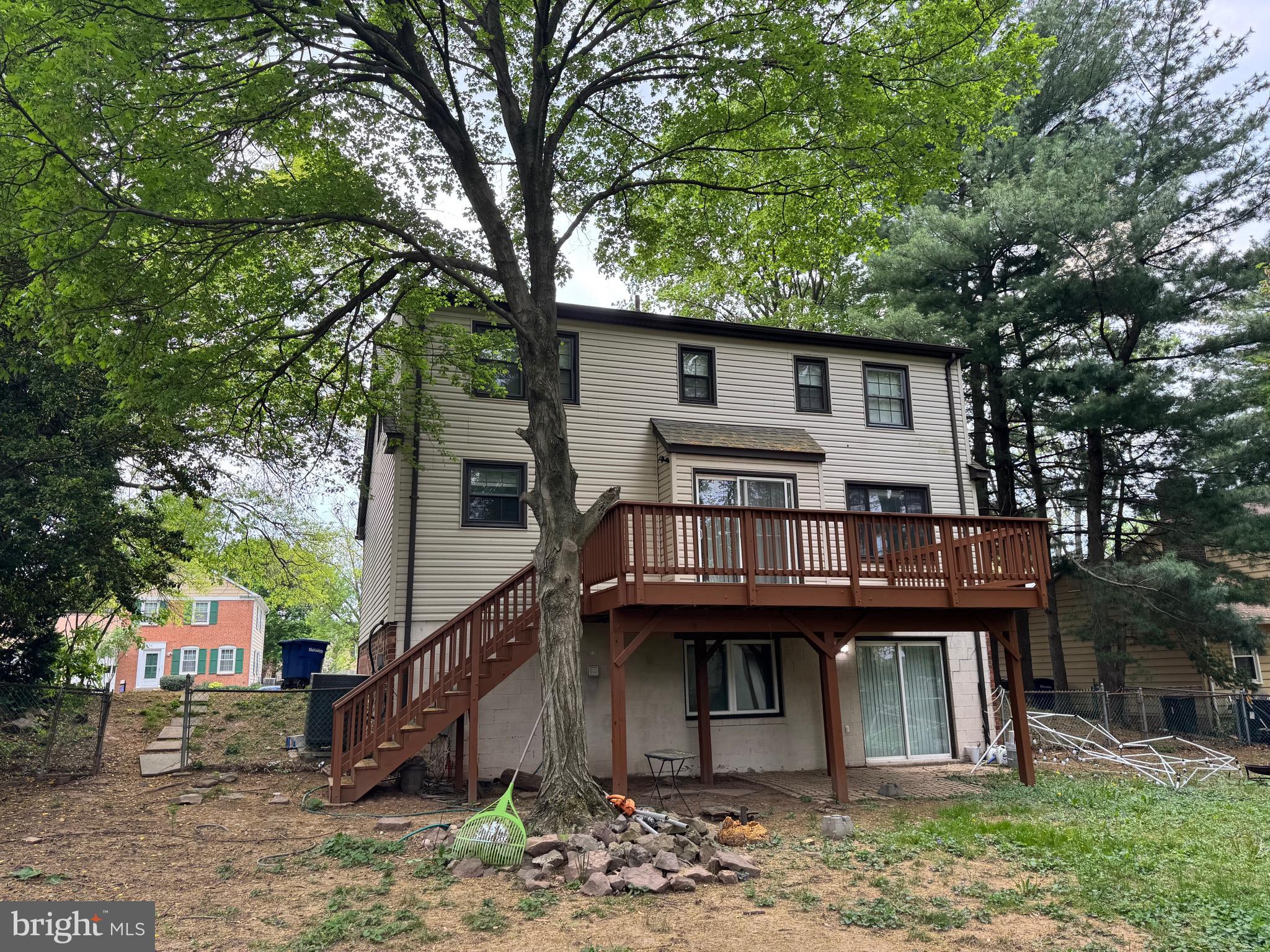 719 PALMER DRIVE