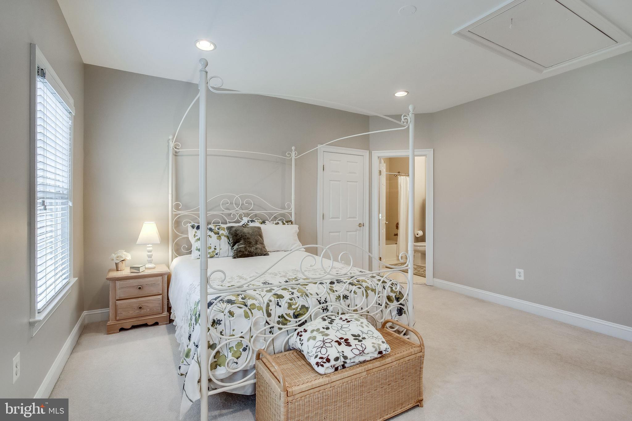 CEDAR CREST - Residential