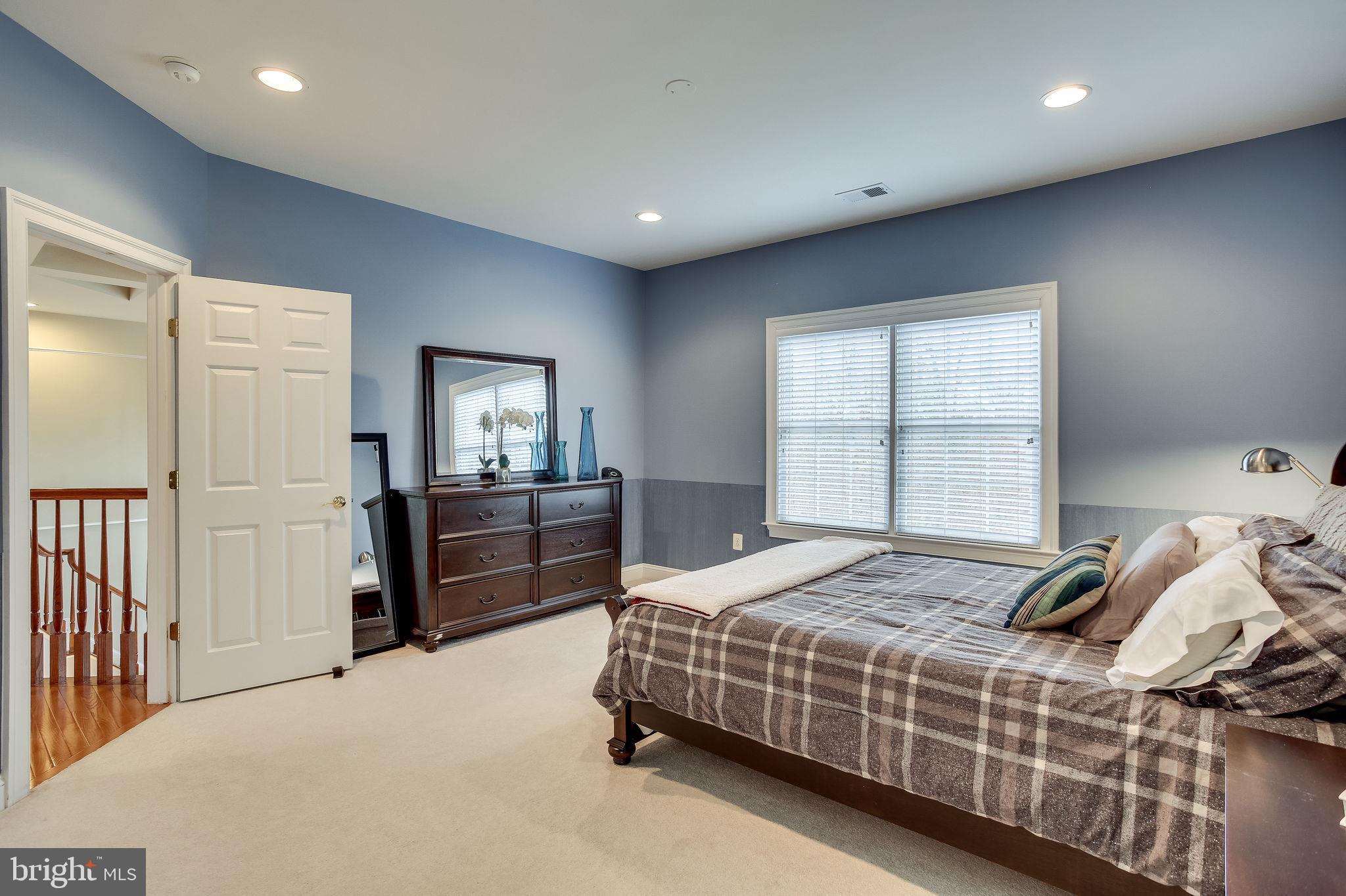 CEDAR CREST - Residential