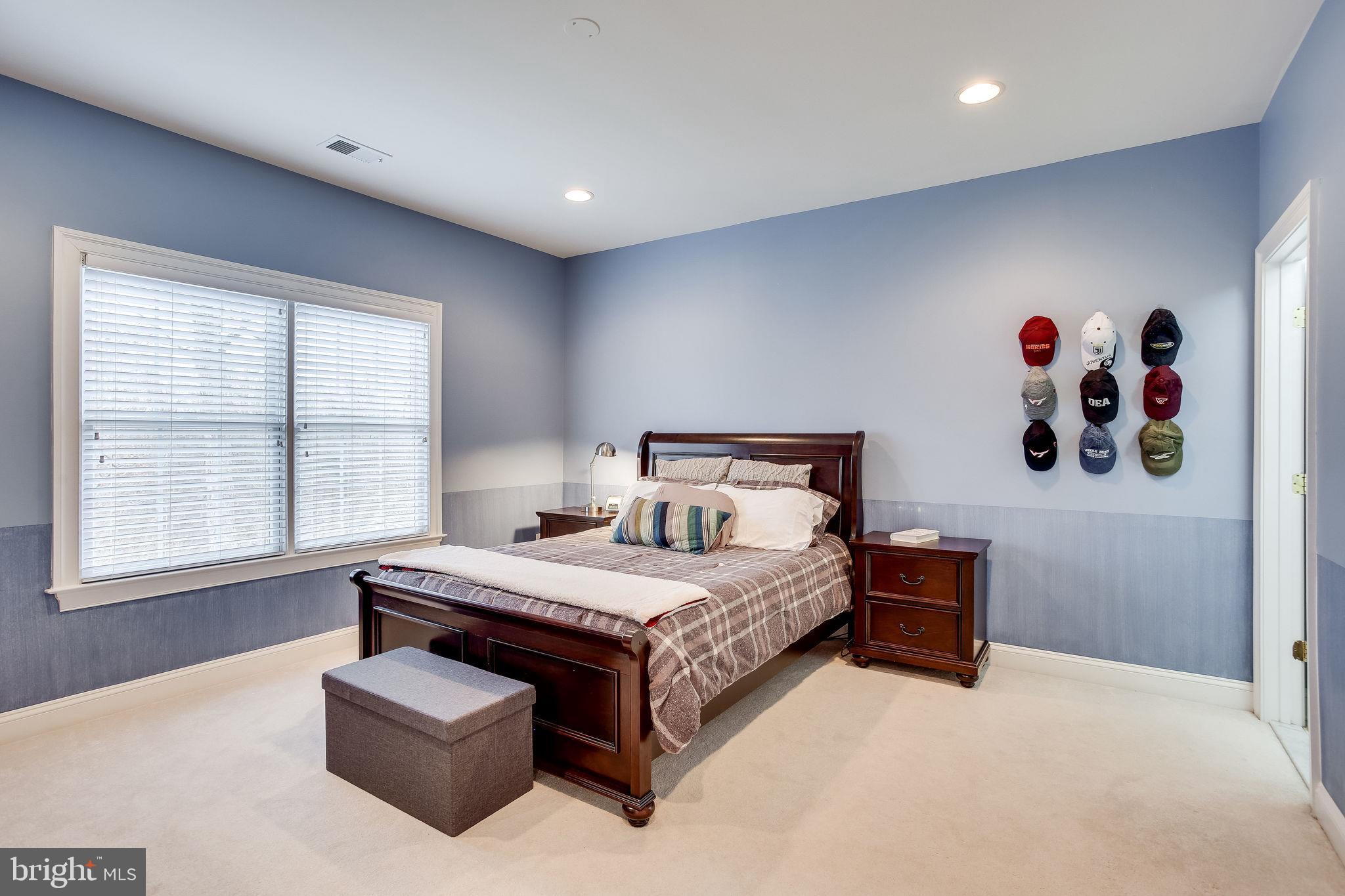 CEDAR CREST - Residential