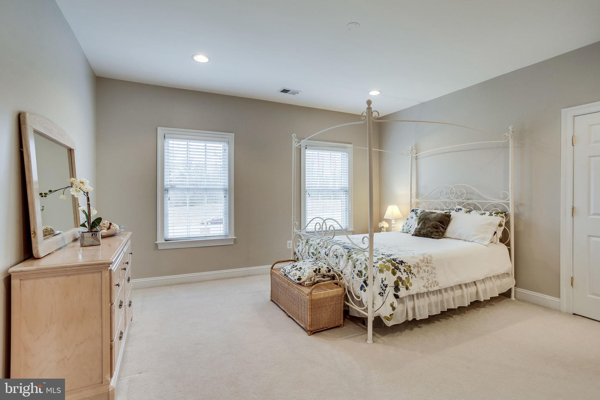 CEDAR CREST - Residential