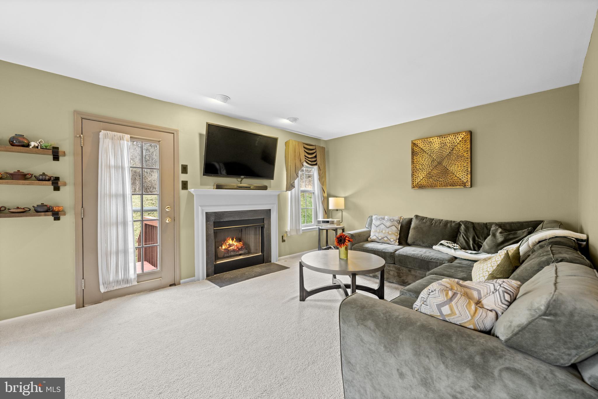 723 THORNHILL DRIVE
