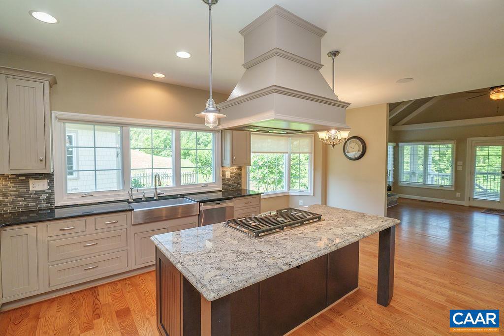 THE ROCKS - Residential