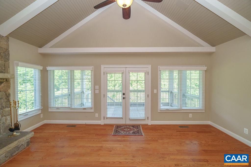 THE ROCKS - Residential